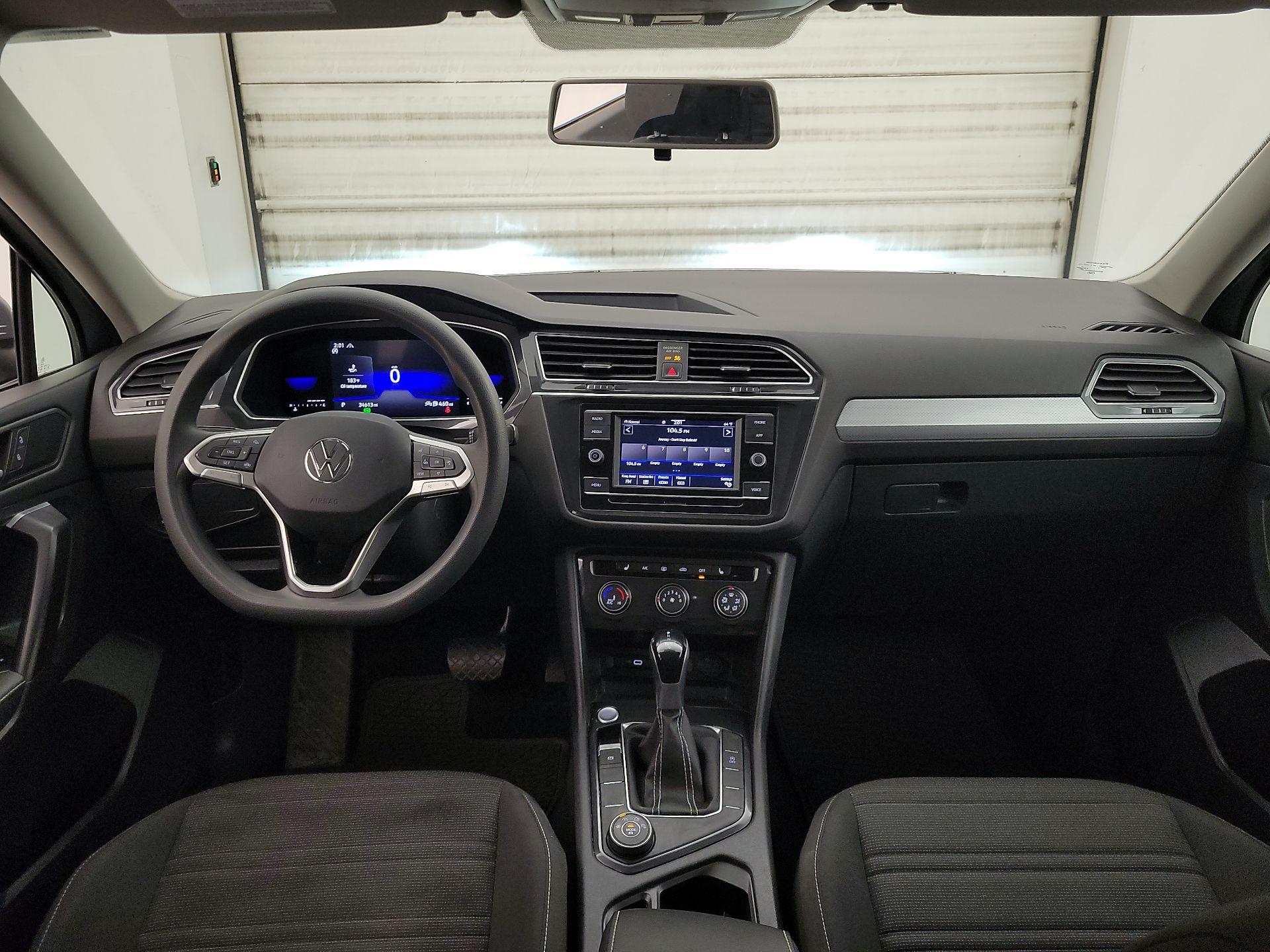 Thumbnail: 2022 Volkswagen Tiguan - 8