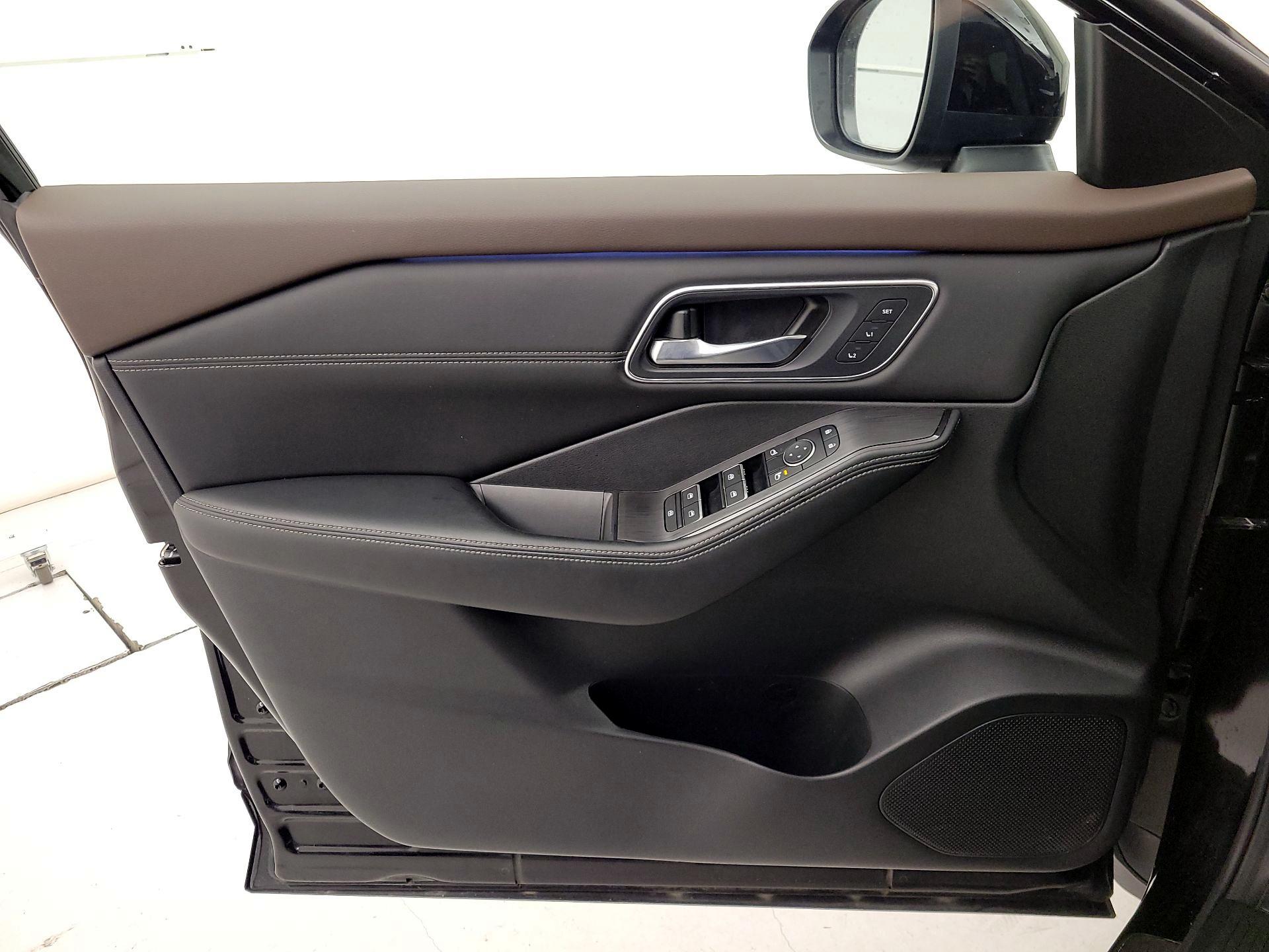 Thumbnail: 2023 Nissan Rogue - 10