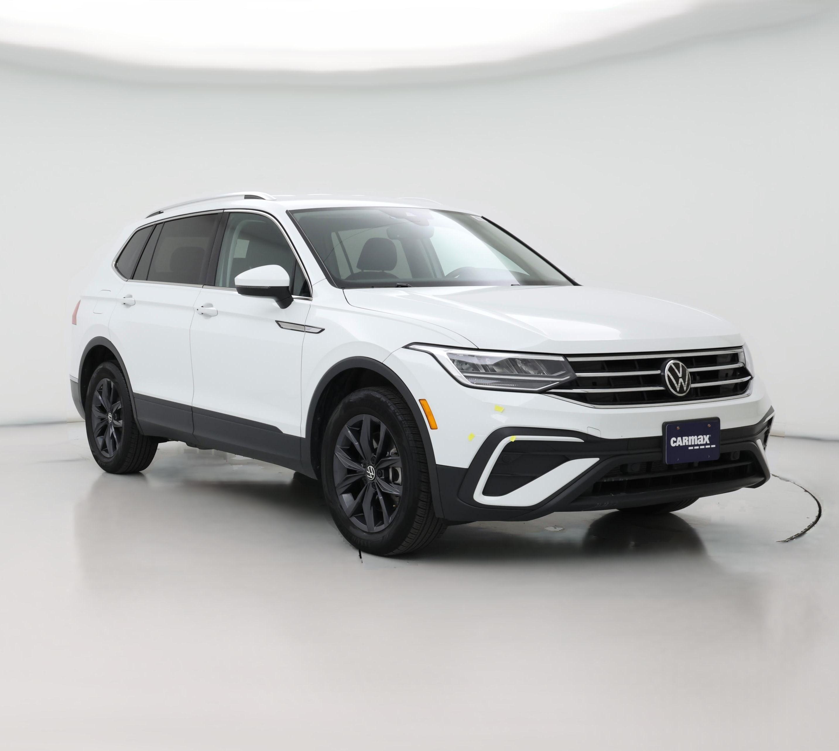 Thumbnail: 2022 Volkswagen Tiguan - 1