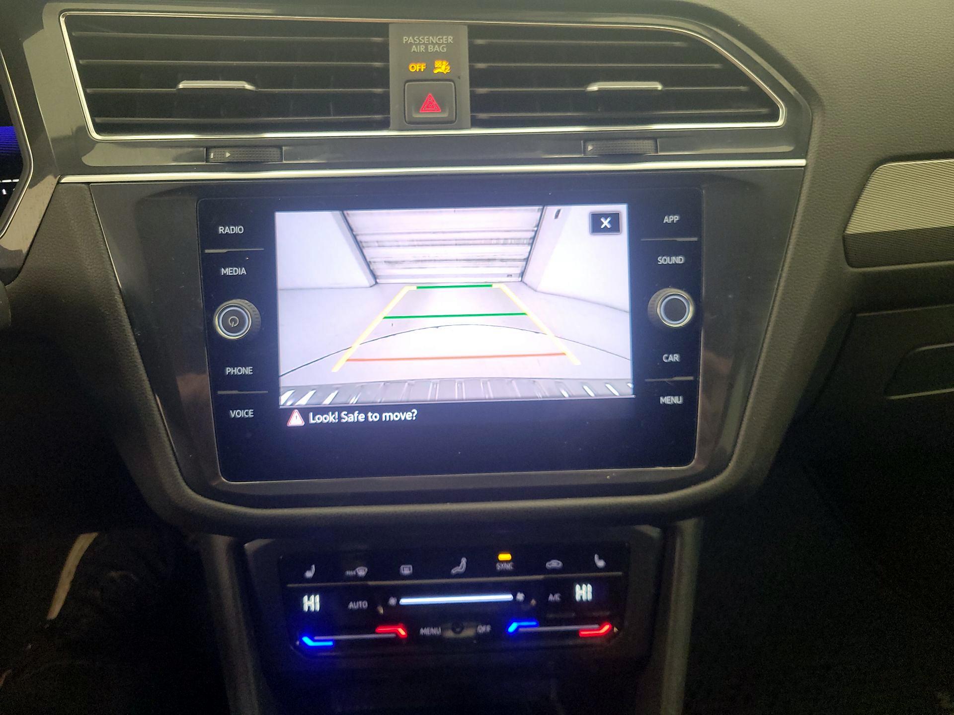 Thumbnail: 2022 Volkswagen Tiguan - 14