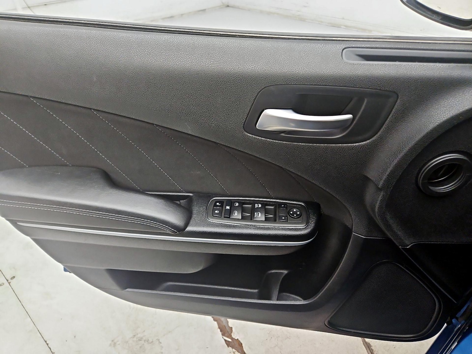 2022 Dodge Charger SXT - Photo 13
