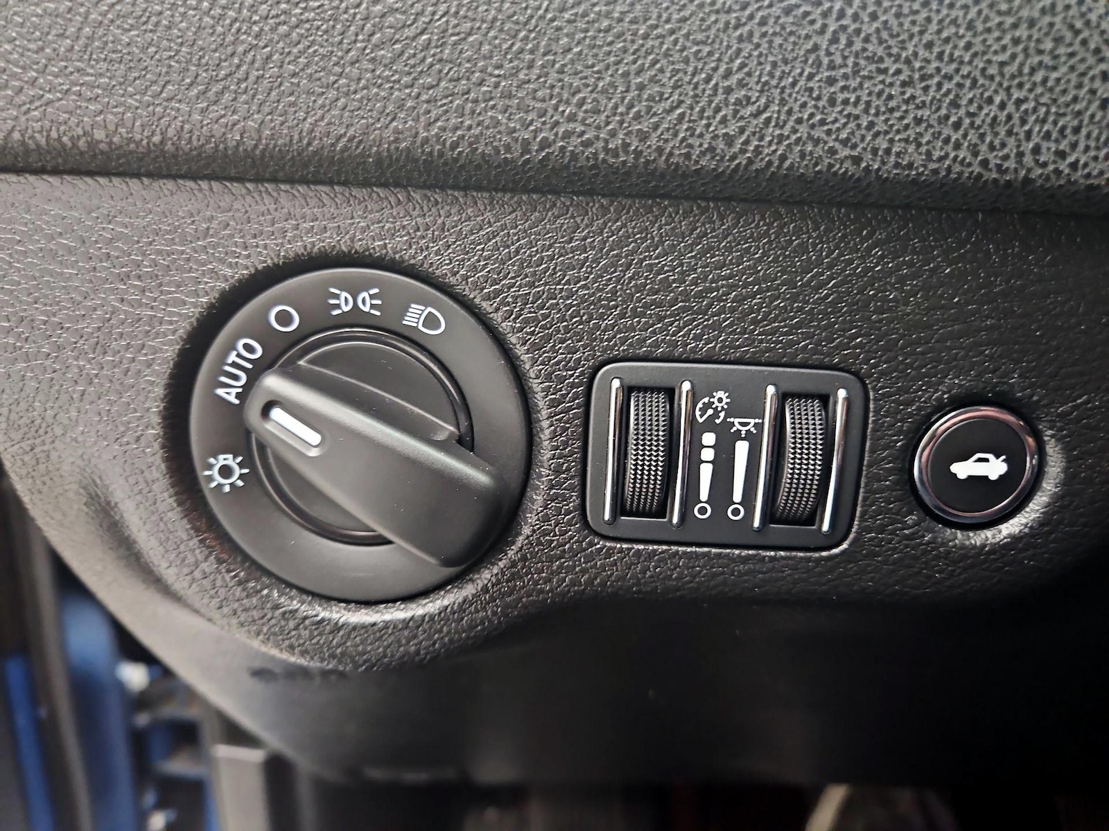 2022 Dodge Charger SXT - Photo 14