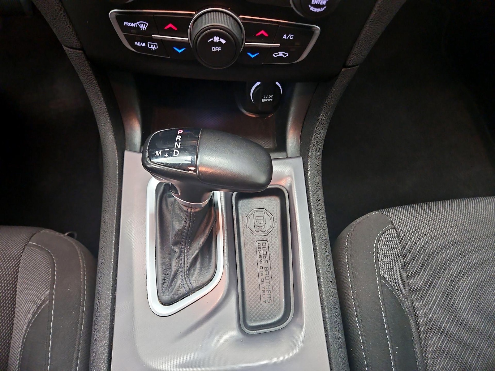 2022 Dodge Charger SXT - Photo 18