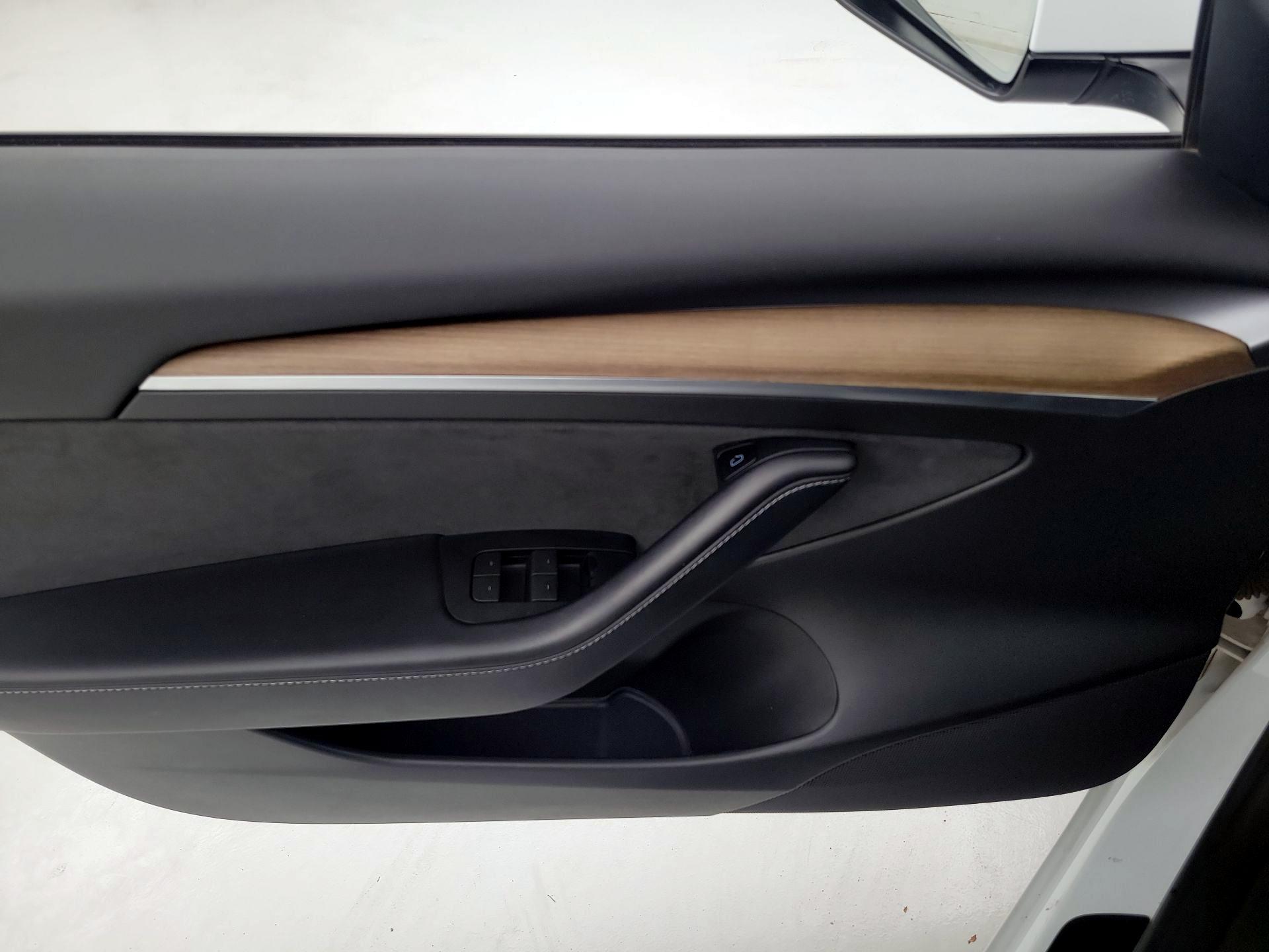 Thumbnail: 2022 Tesla Model 3 - 12