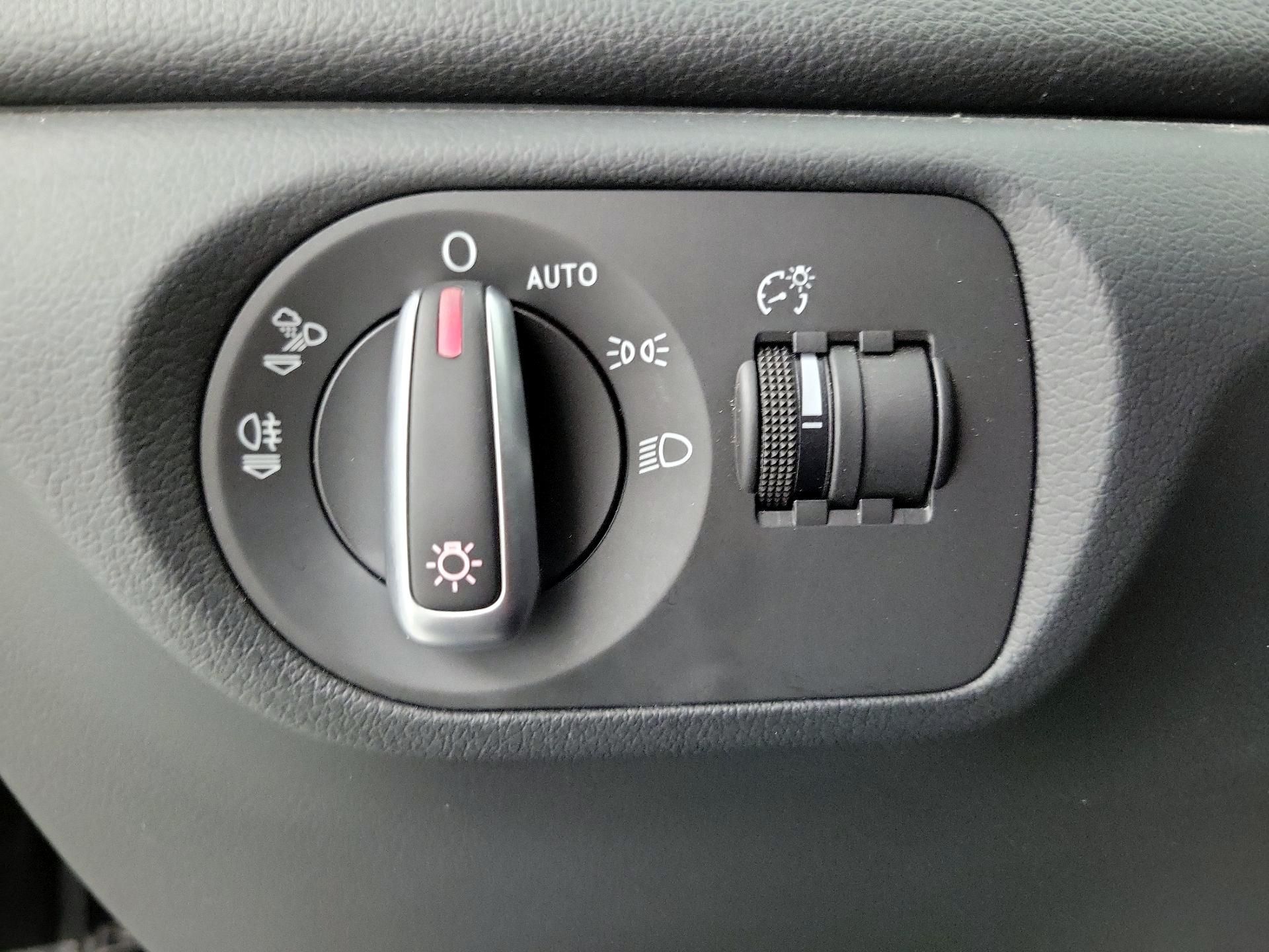 Thumbnail: 2017 Audi Q3 - 13