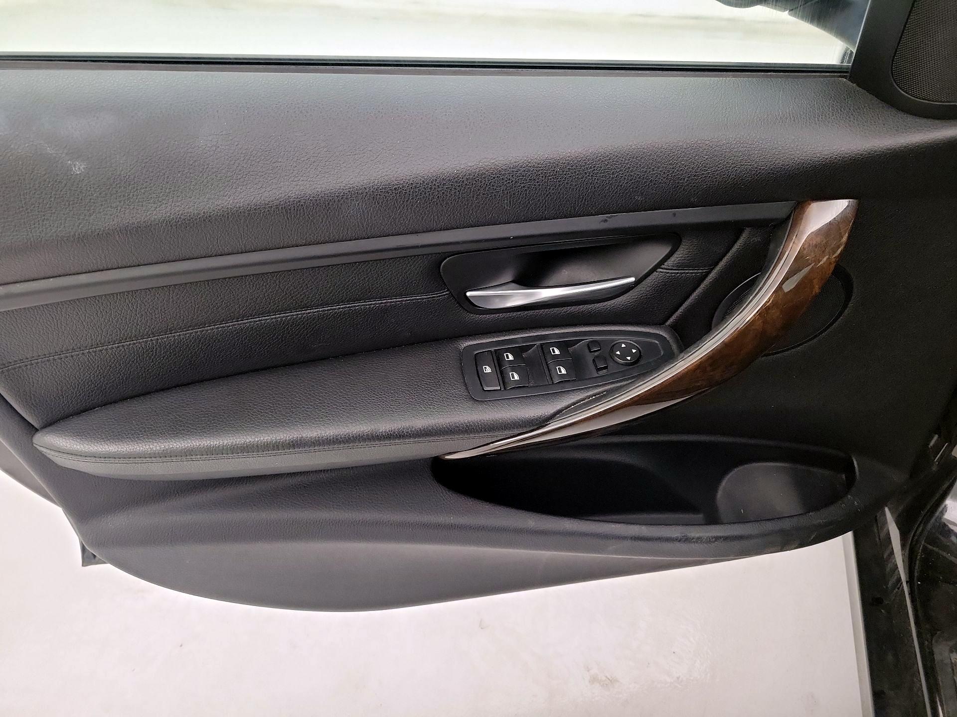 Thumbnail: 2015 BMW 3 Series - 12