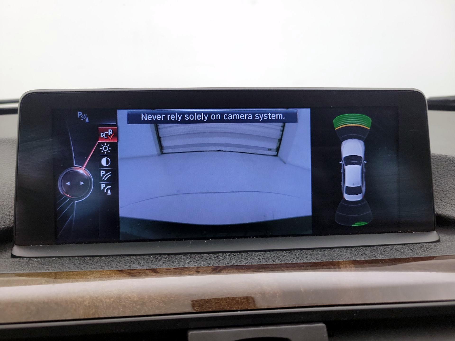 Thumbnail: 2015 BMW 3 Series - 15