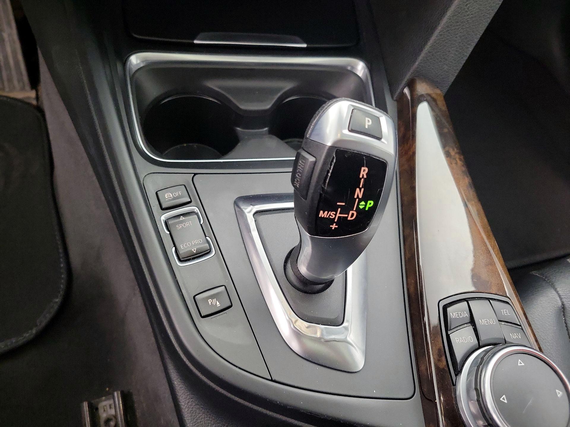 Thumbnail: 2015 BMW 3 Series - 18