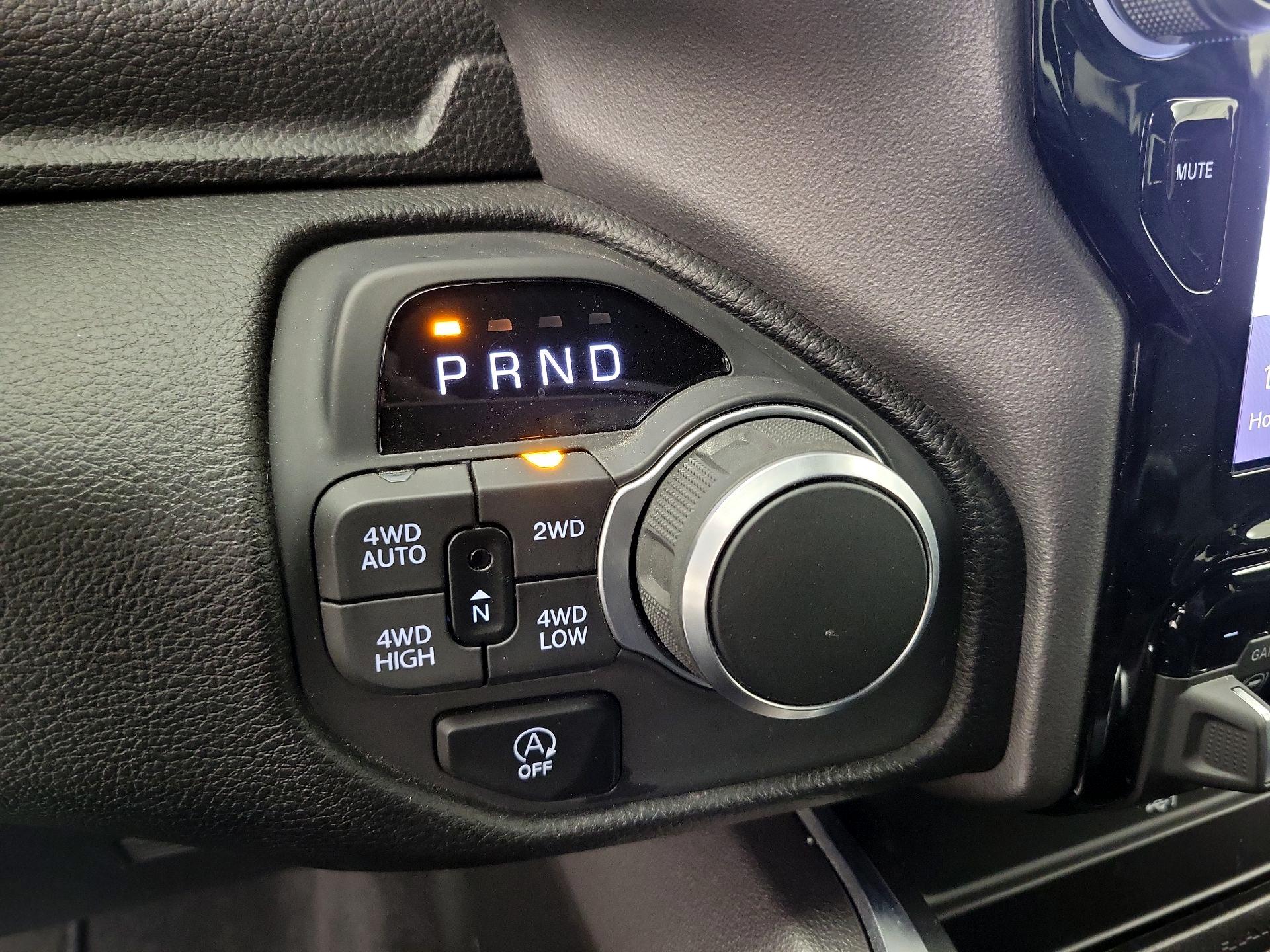 Thumbnail: 2025 RAM 1500 - 18