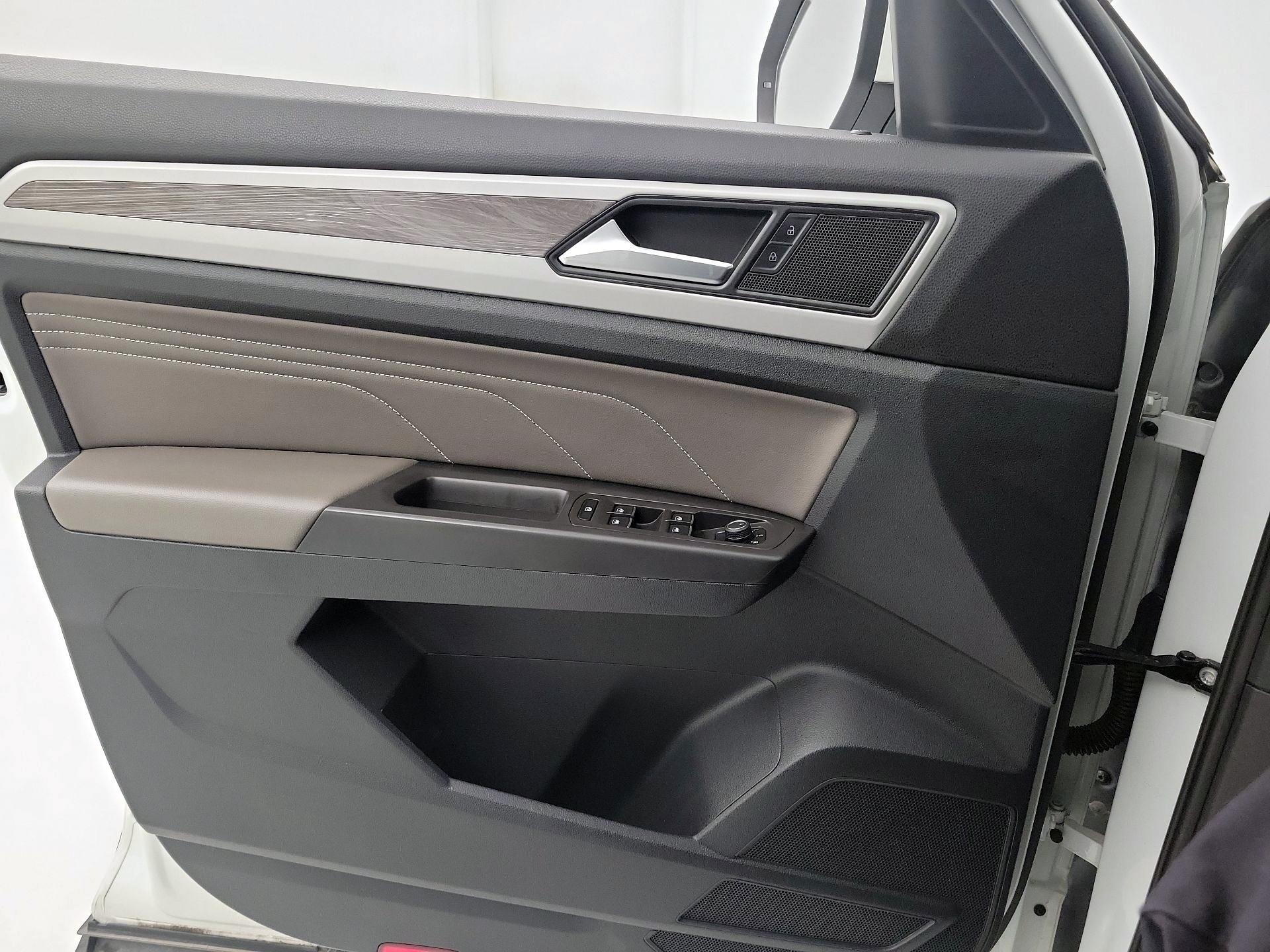 Thumbnail: 2022 Volkswagen Atlas - 12