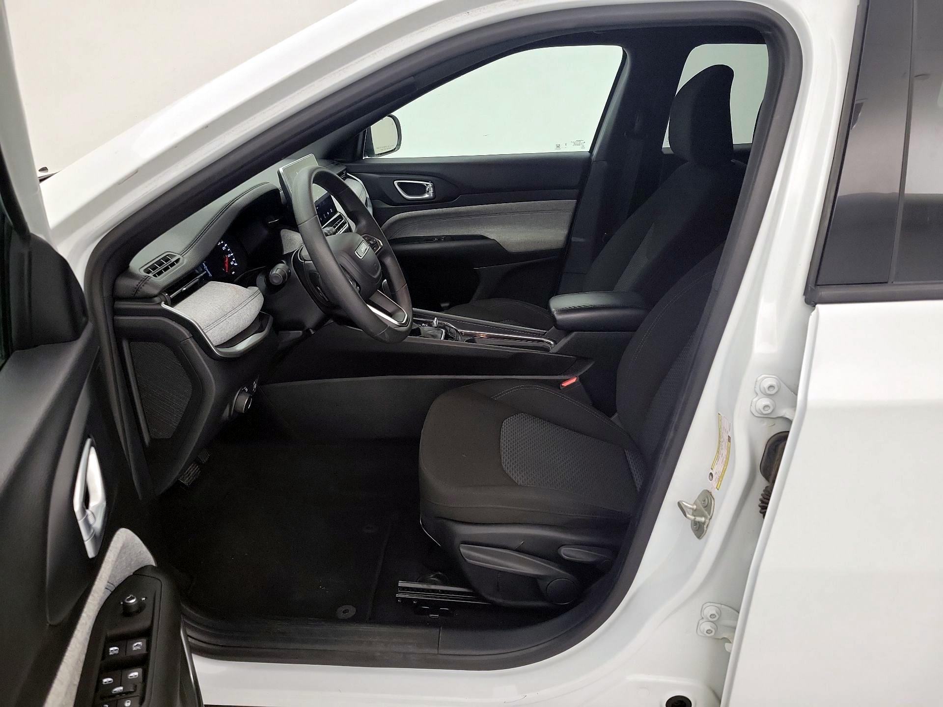 Thumbnail: 2023 Jeep Compass - 11