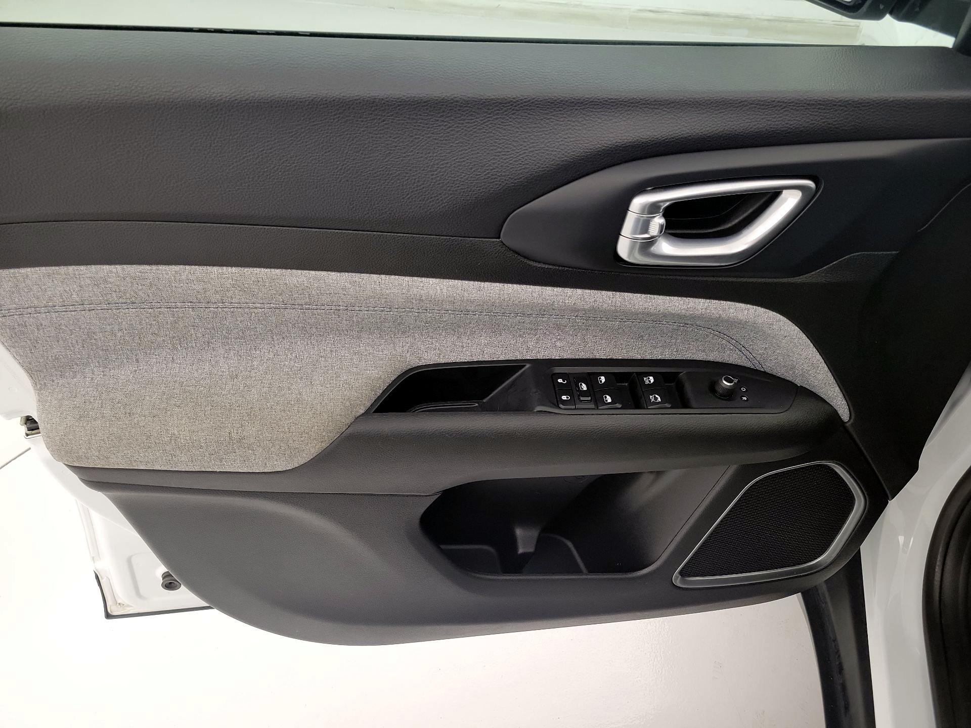 Thumbnail: 2023 Jeep Compass - 12