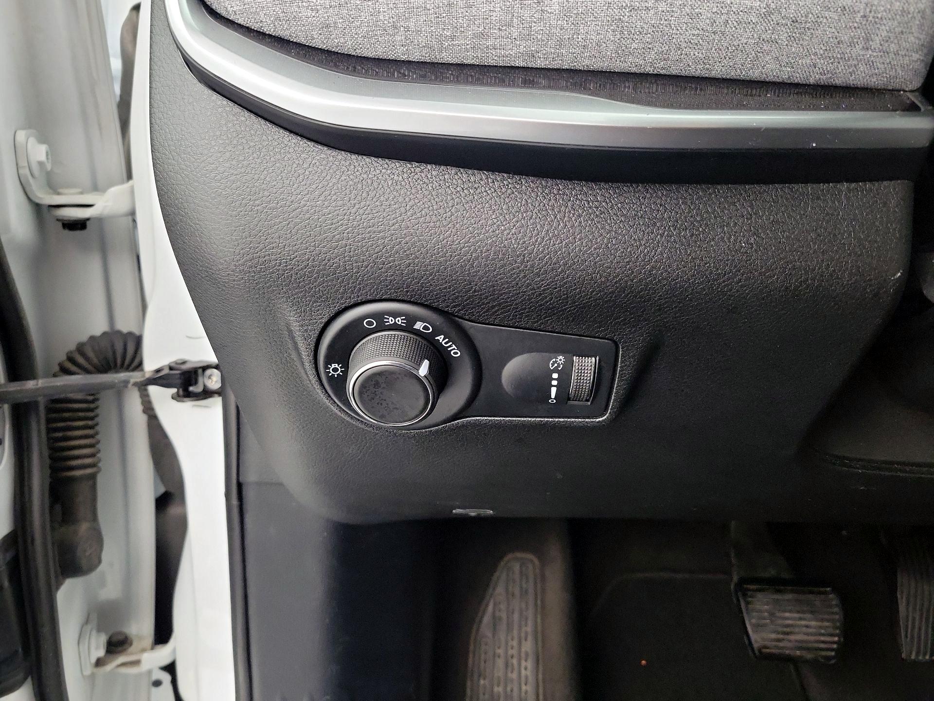 Thumbnail: 2023 Jeep Compass - 13