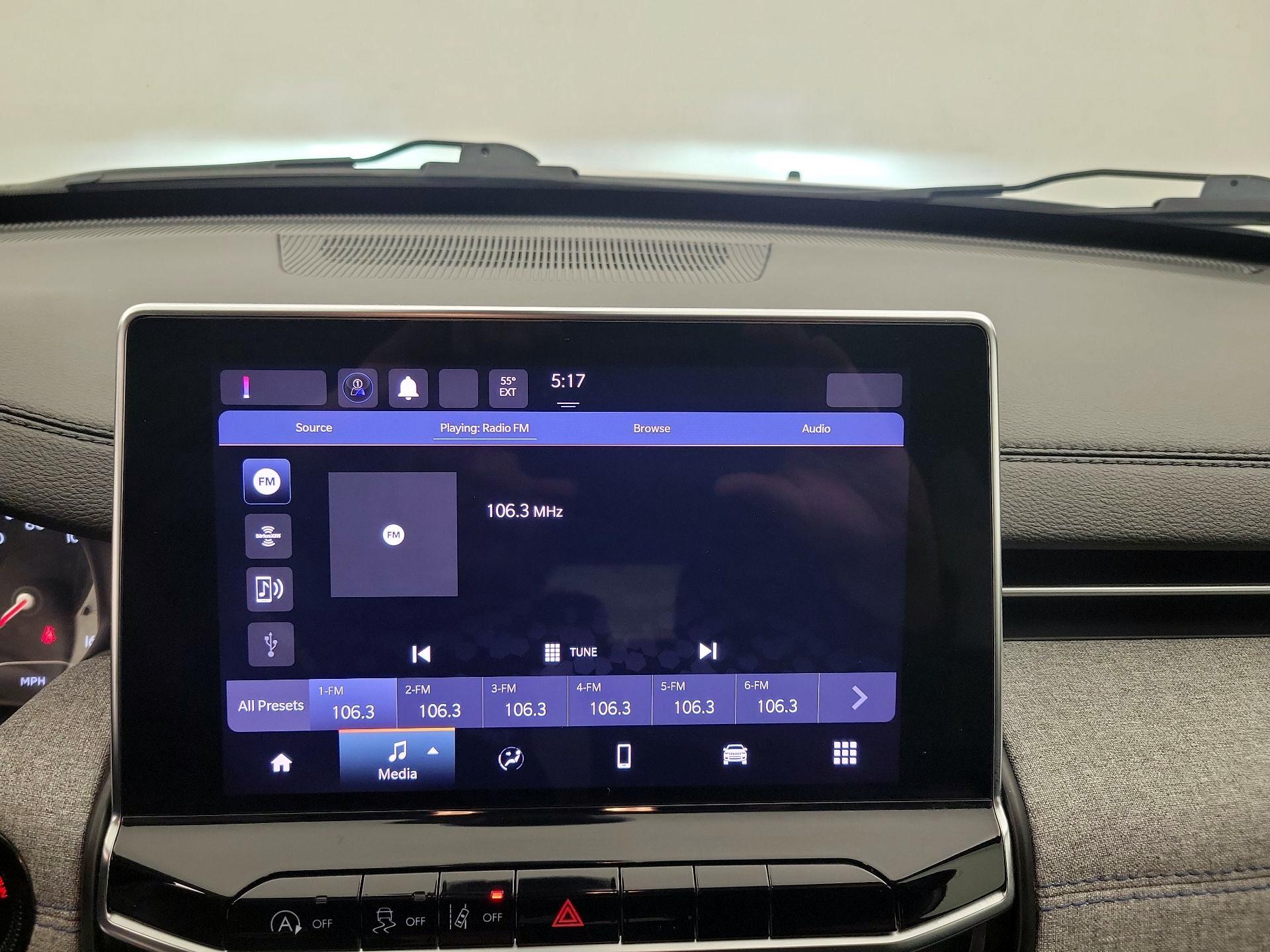 Thumbnail: 2023 Jeep Compass - 15