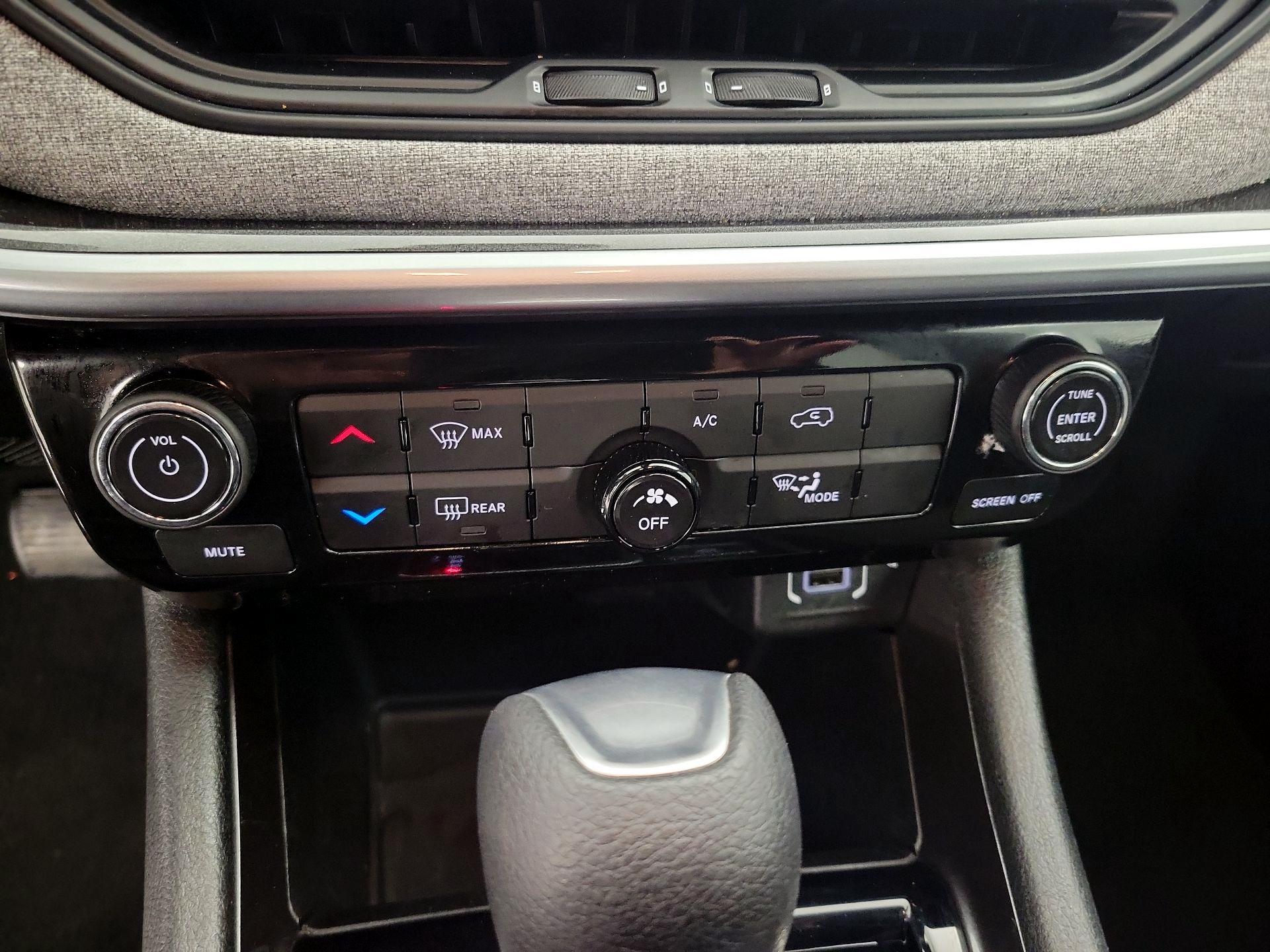 Thumbnail: 2023 Jeep Compass - 16