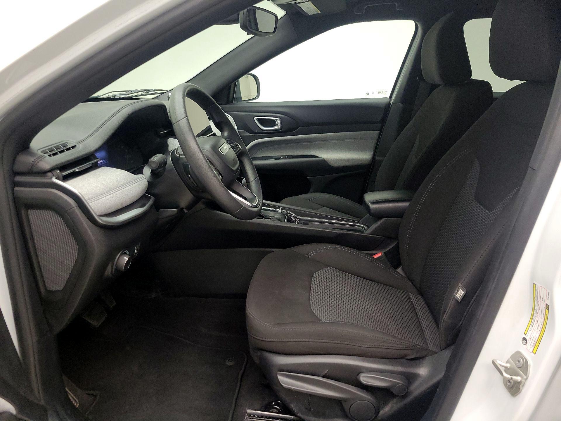 Thumbnail: 2023 Jeep Compass - 11