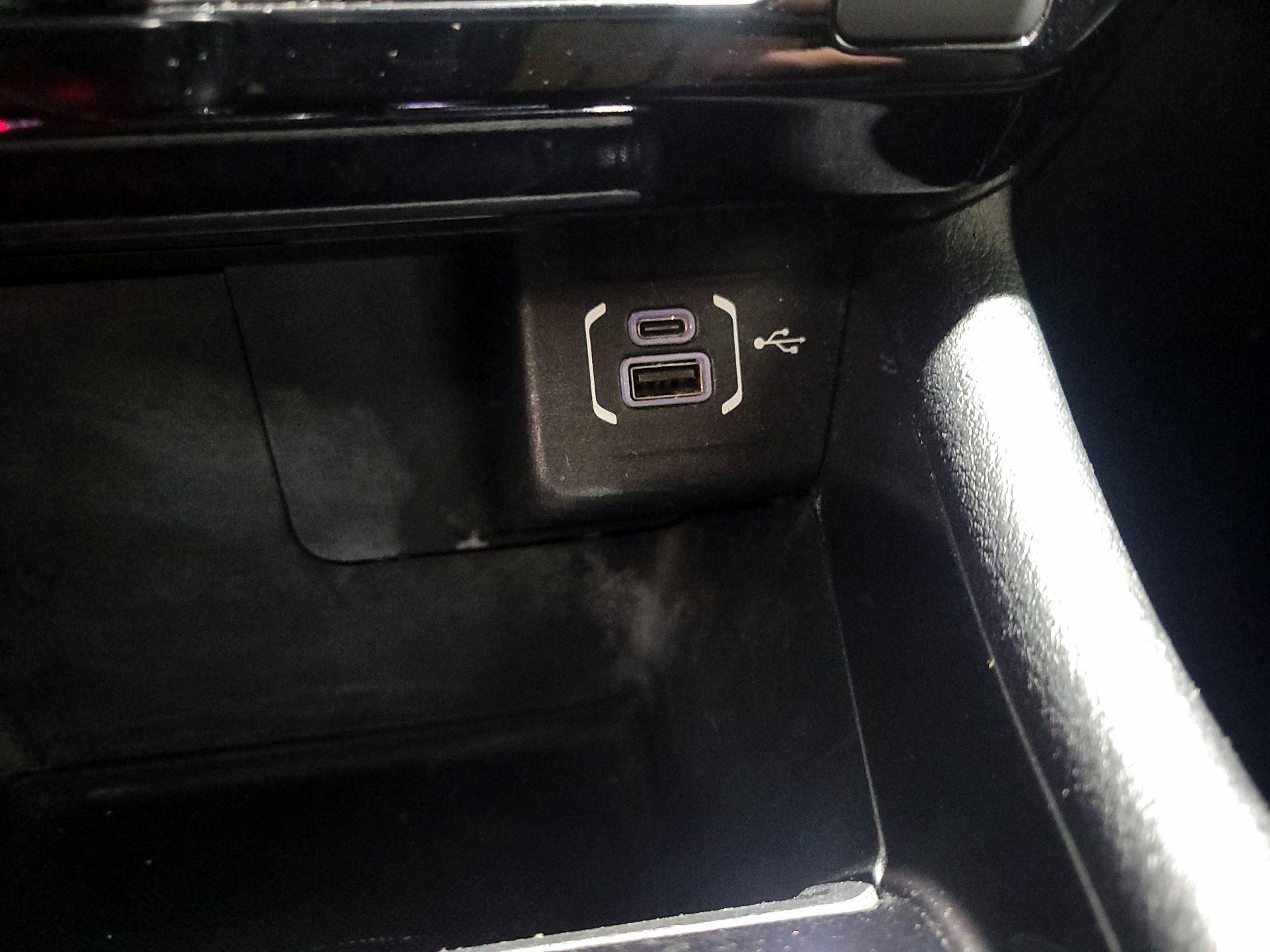 Thumbnail: 2023 Jeep Compass - 18