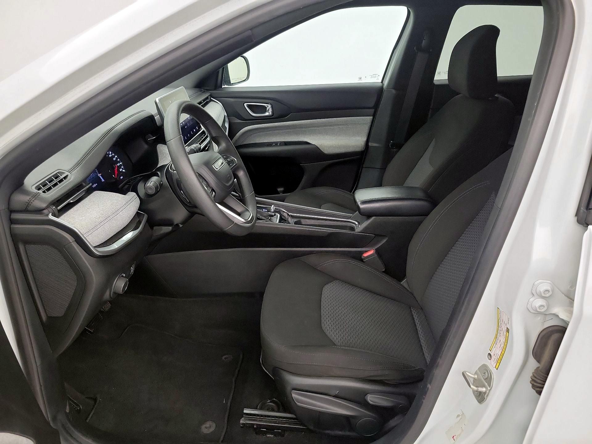 Thumbnail: 2023 Jeep Compass - 11