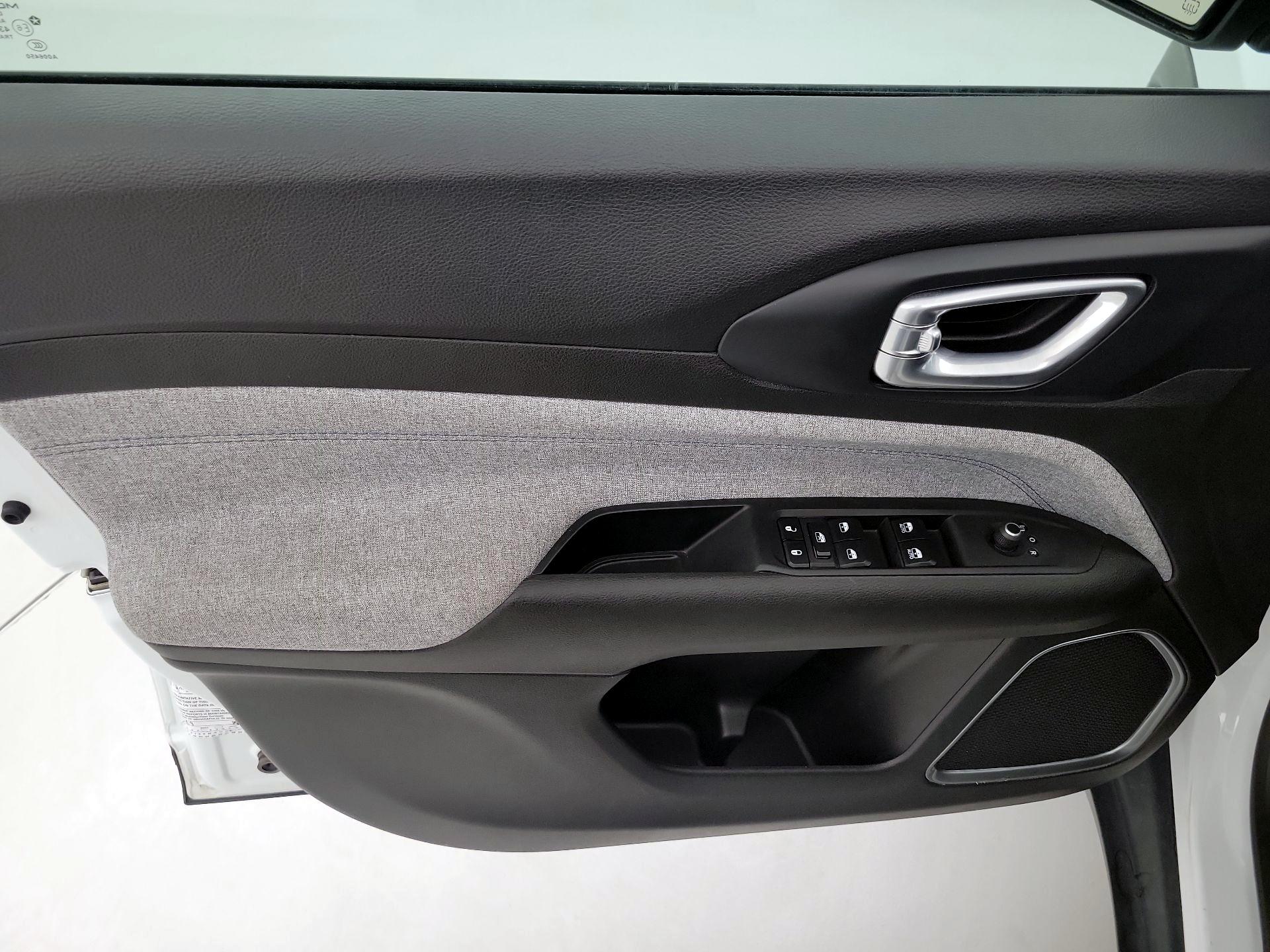 Thumbnail: 2023 Jeep Compass - 12