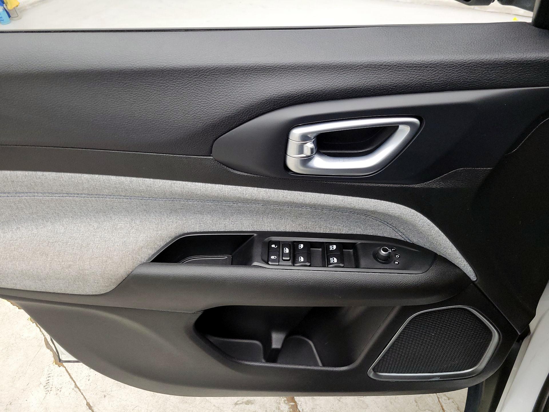 Thumbnail: 2023 Jeep Compass - 12