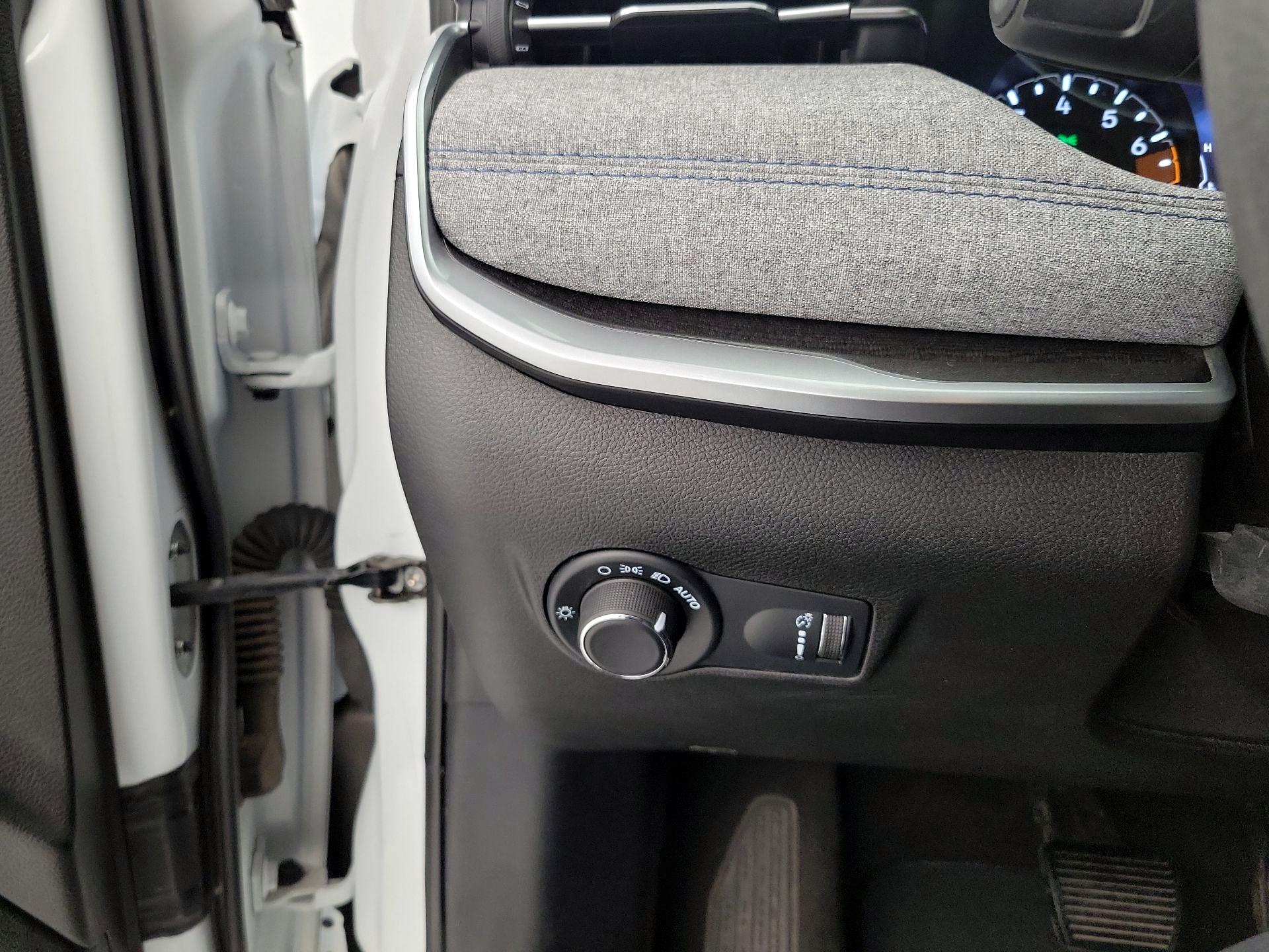 Thumbnail: 2023 Jeep Compass - 13