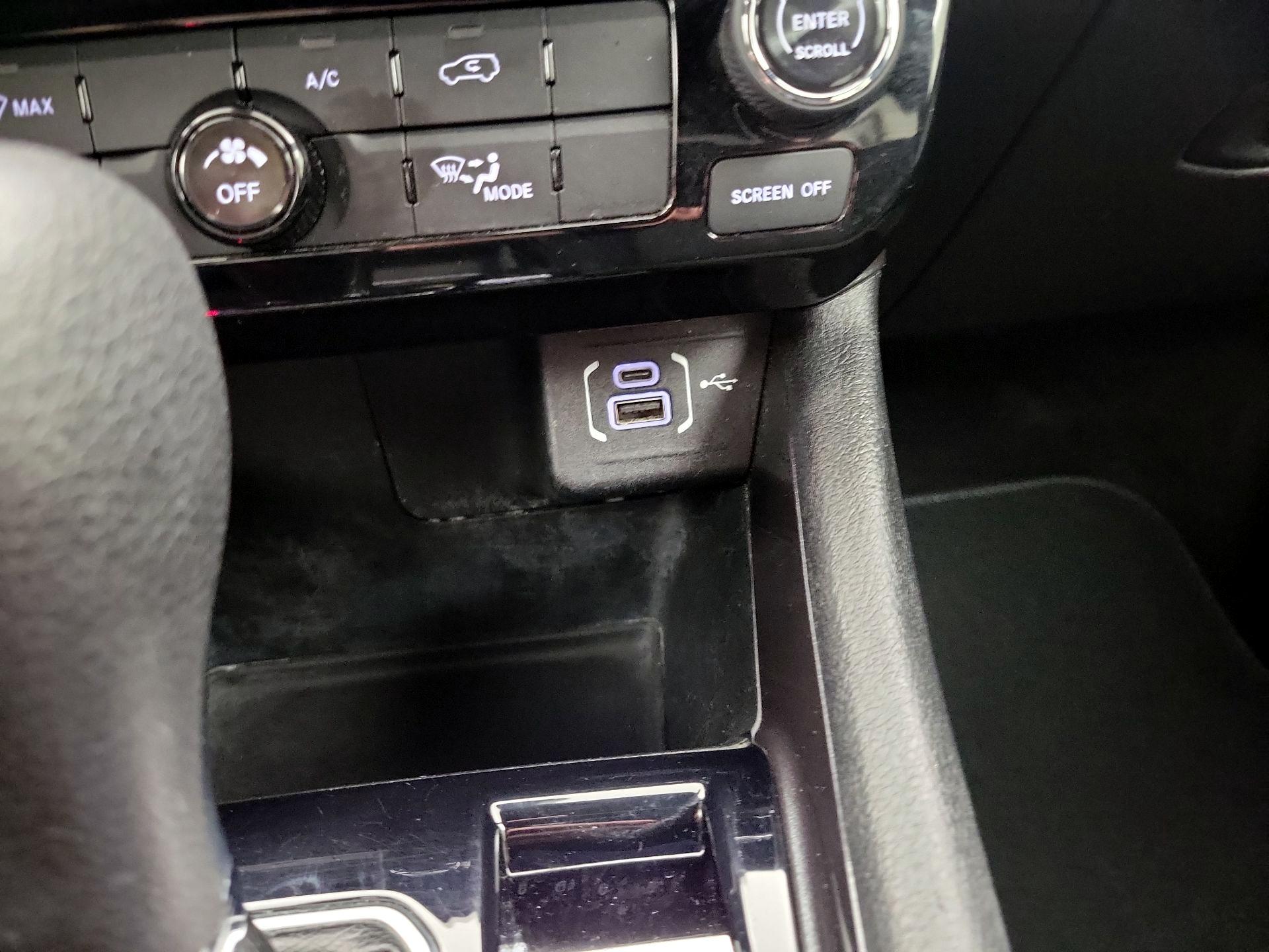 Thumbnail: 2023 Jeep Compass - 18