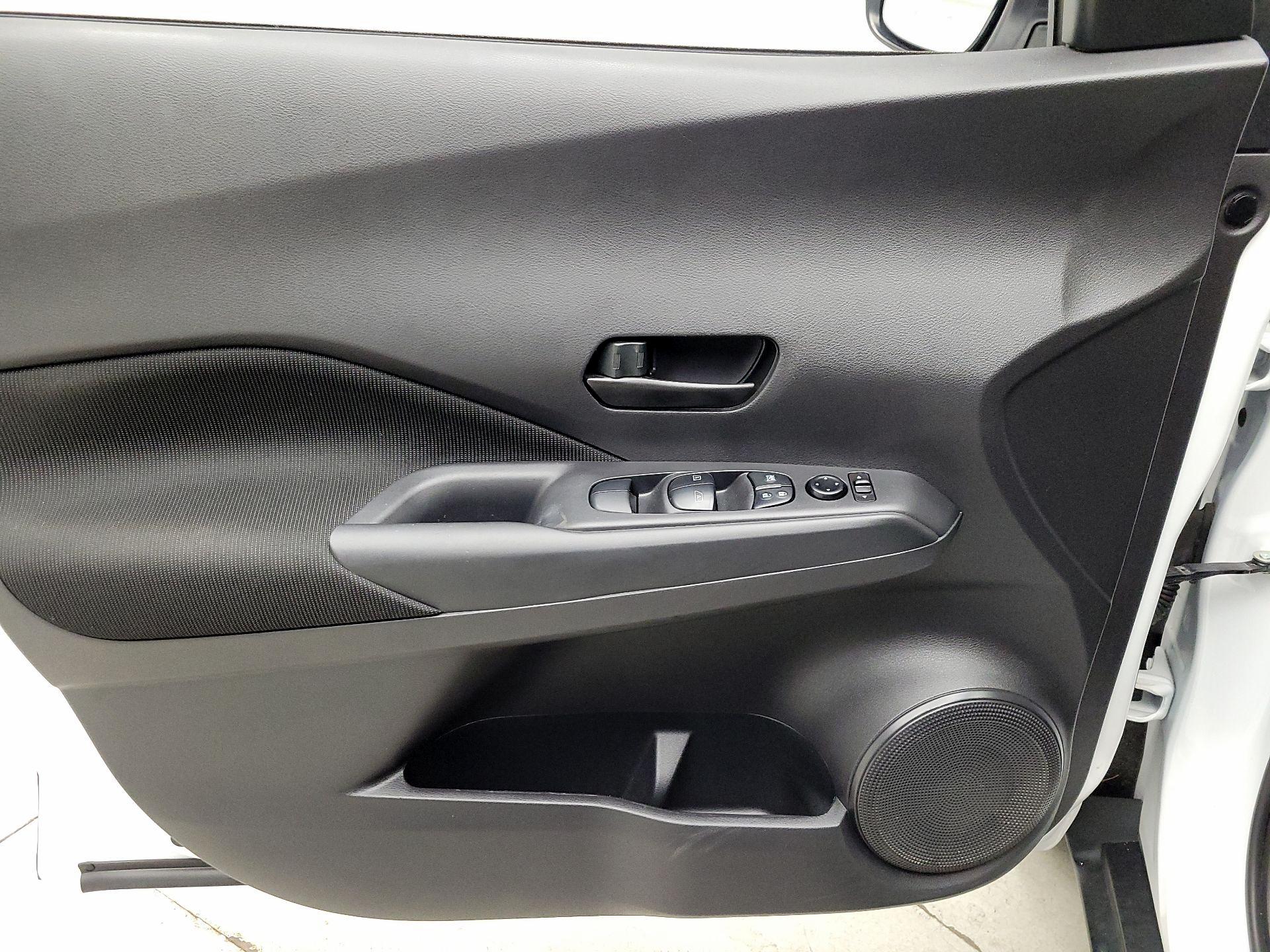 Thumbnail: 2023 Nissan Kicks - 12