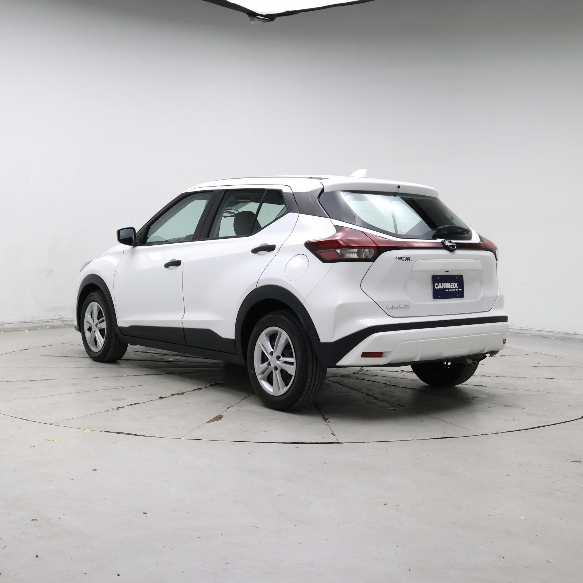 Thumbnail: 2023 Nissan Kicks - 2