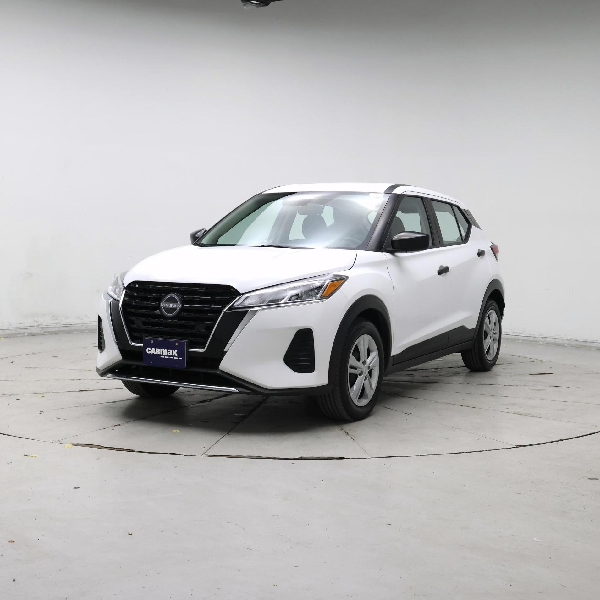 Thumbnail: 2023 Nissan Kicks - 4