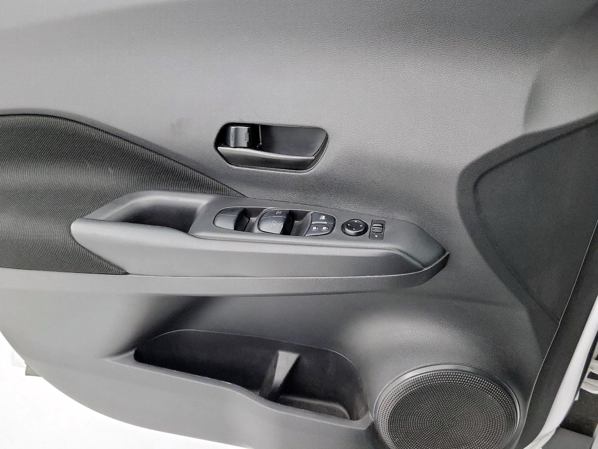 Thumbnail: 2022 Nissan Kicks - 12