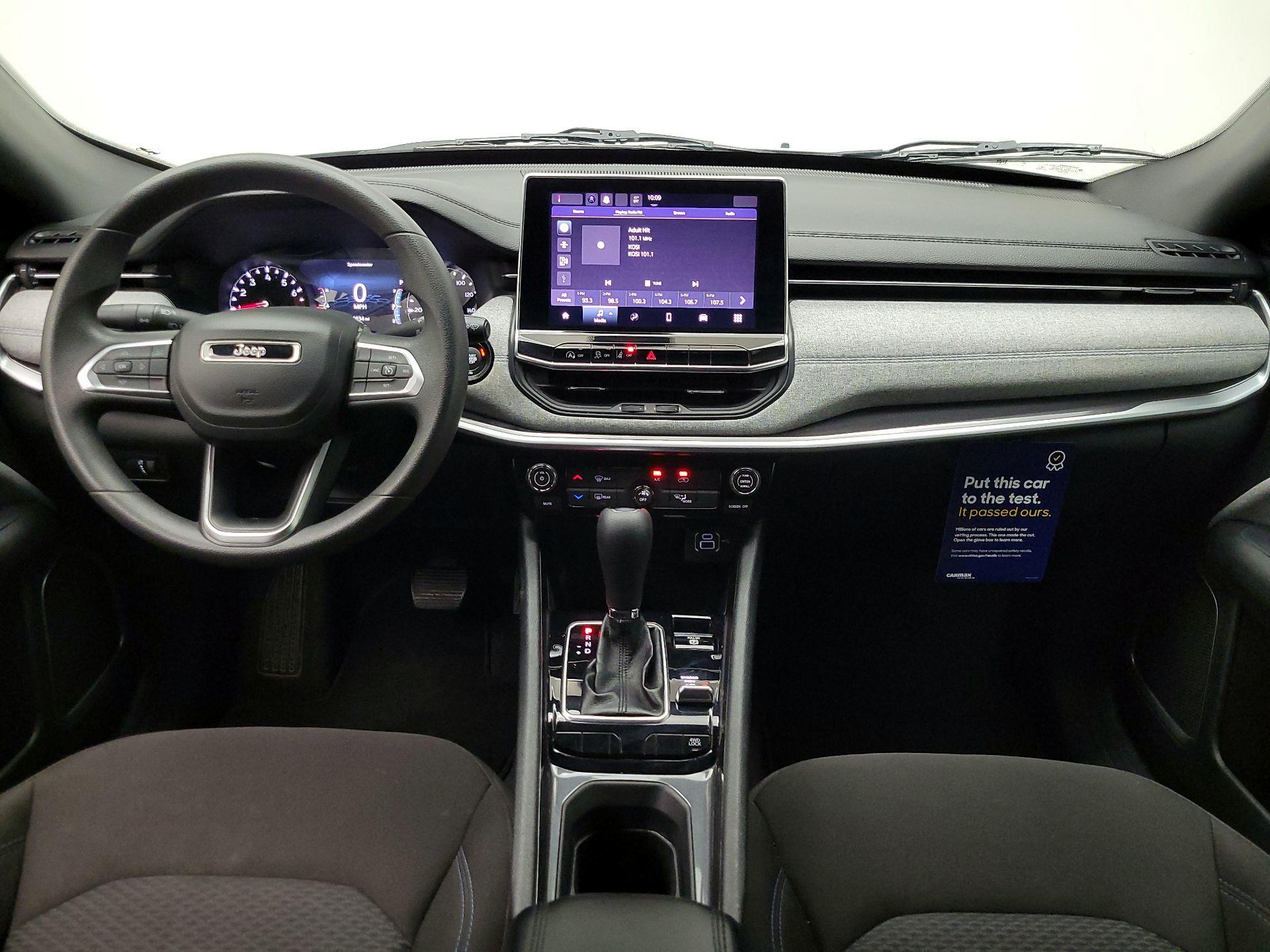 Thumbnail: 2023 Jeep Compass - 9