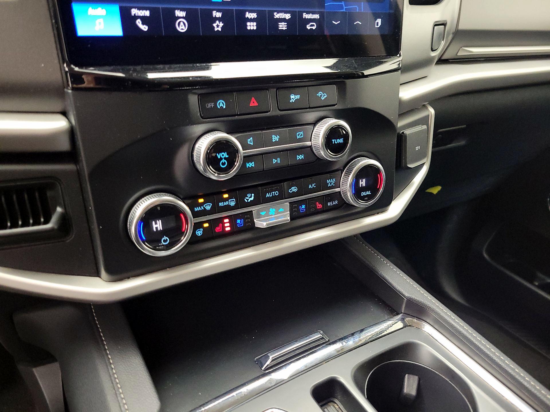 Thumbnail: 2023 Ford Expedition - 17