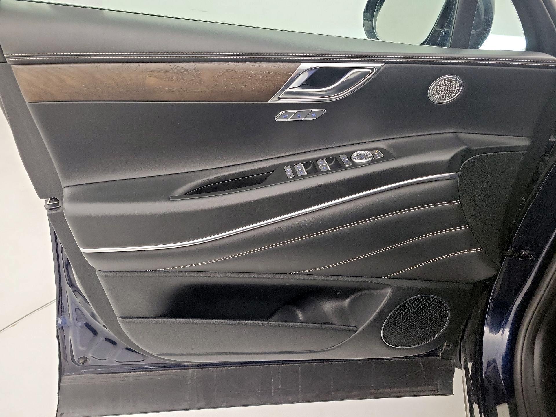 Thumbnail: 2024 Genesis GV80 - 12