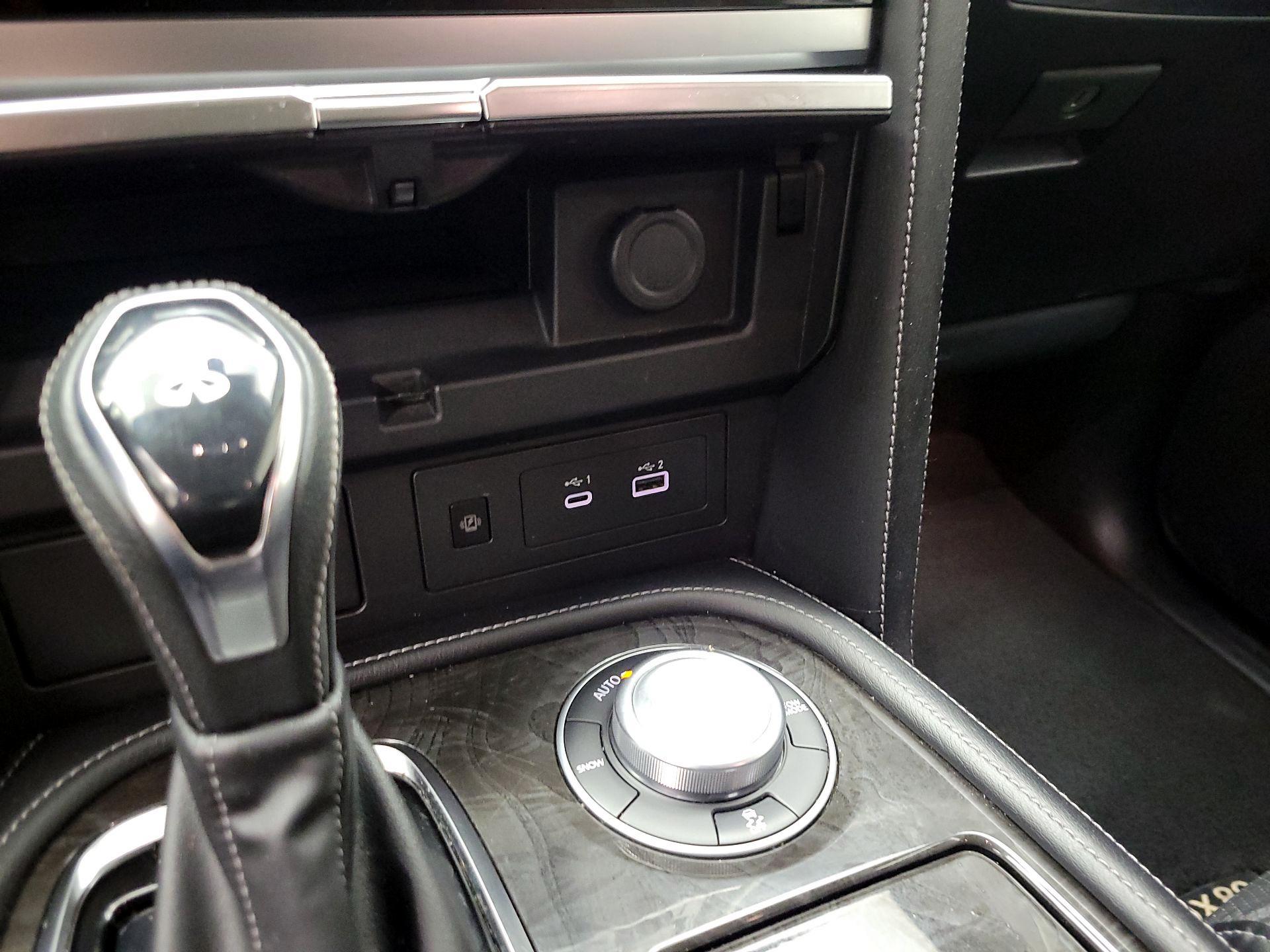 Thumbnail: 2024 INFINITI QX80 - 18