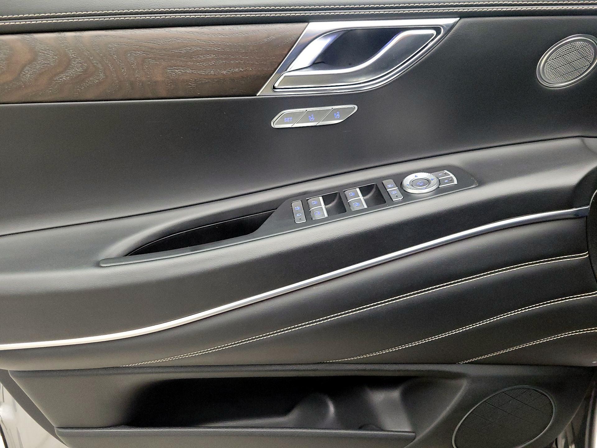 Thumbnail: 2024 Genesis GV80 - 12