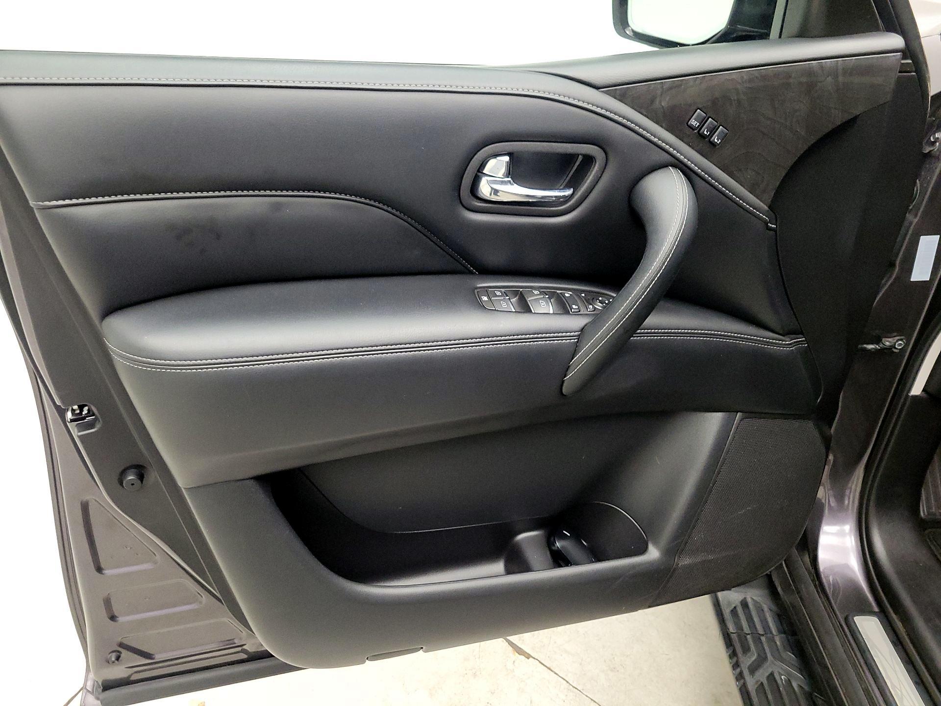 Thumbnail: 2024 INFINITI QX80 - 12