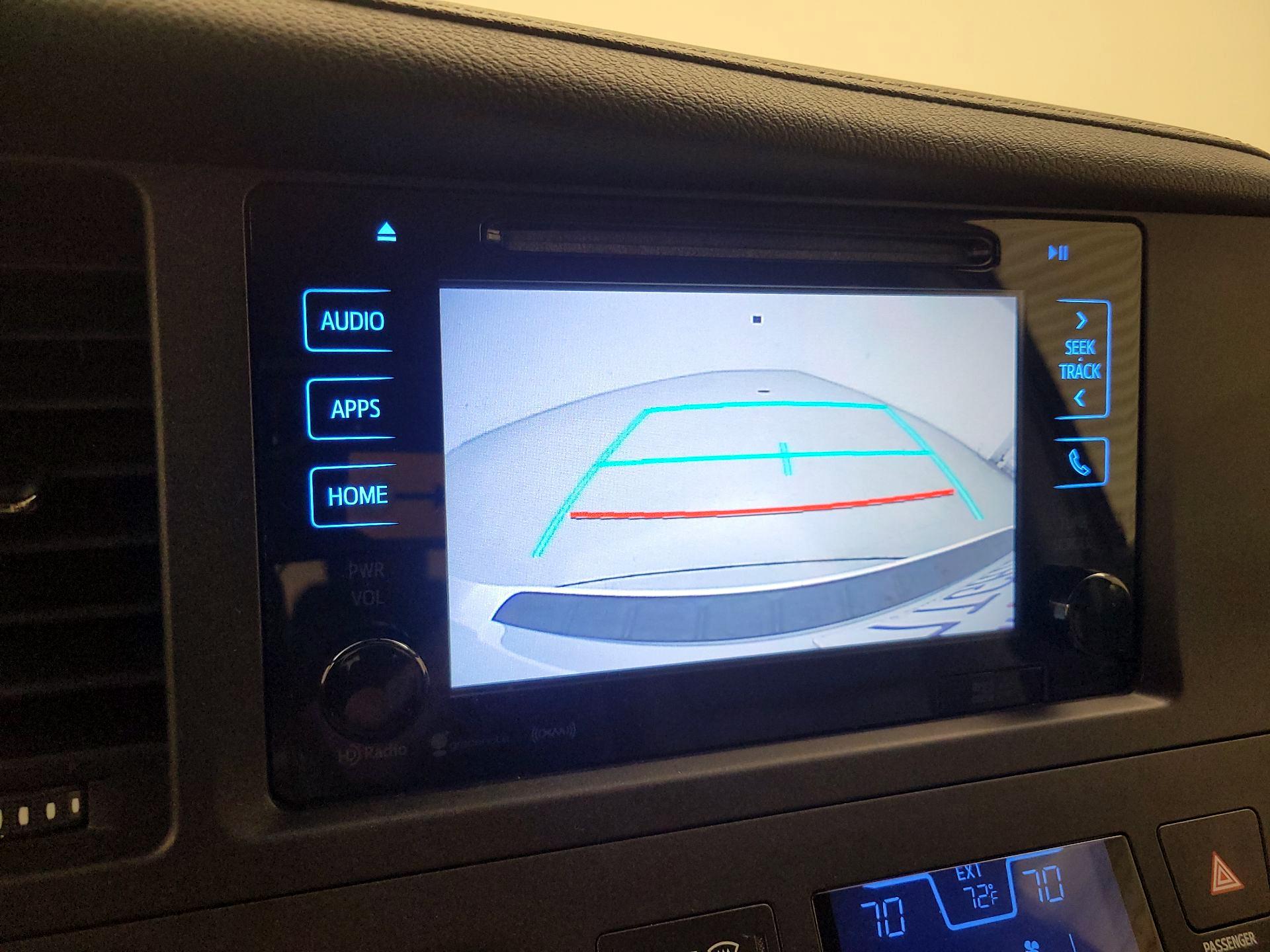 Thumbnail: 2016 Toyota Sienna - 14
