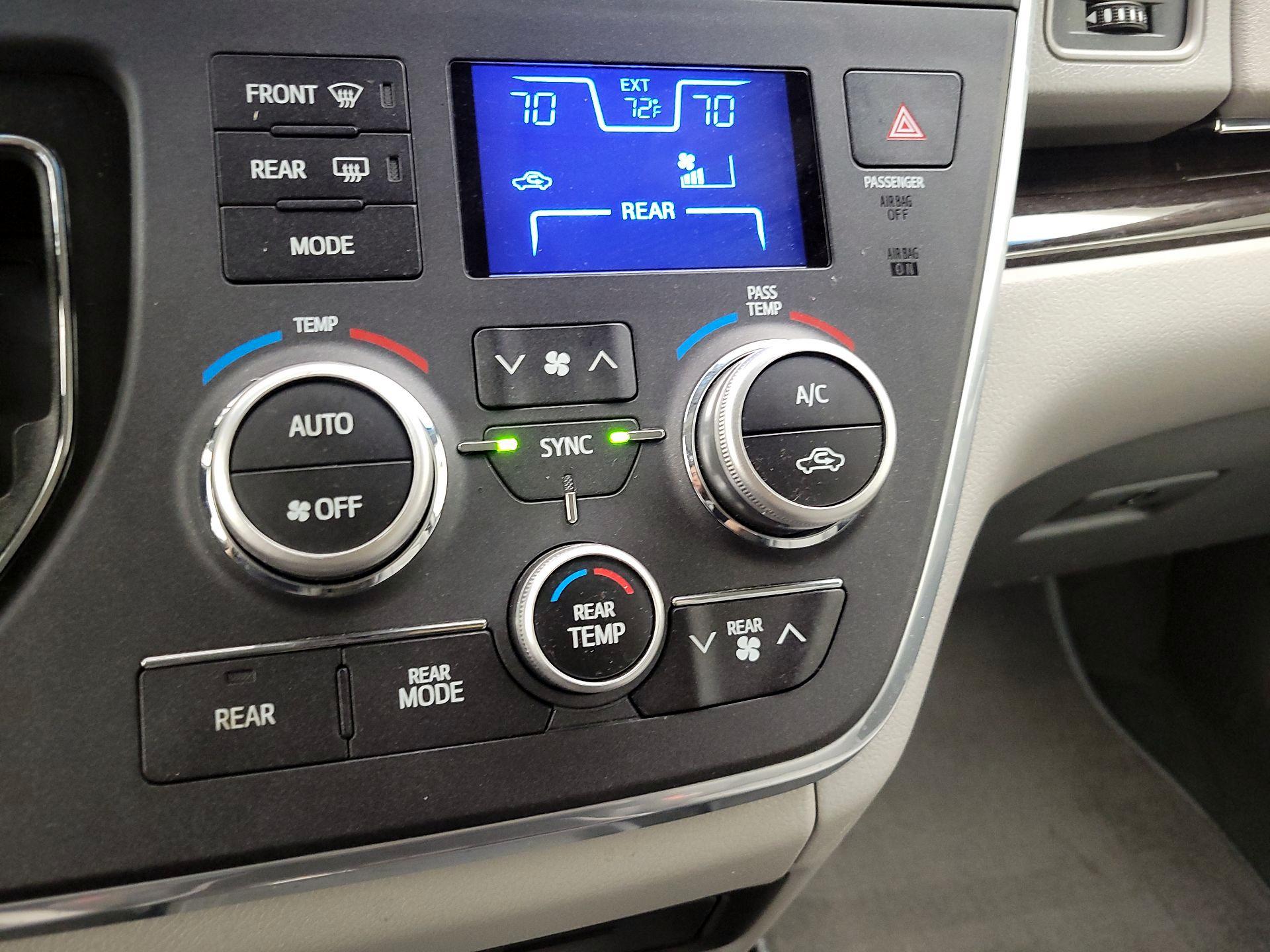 Thumbnail: 2016 Toyota Sienna - 16