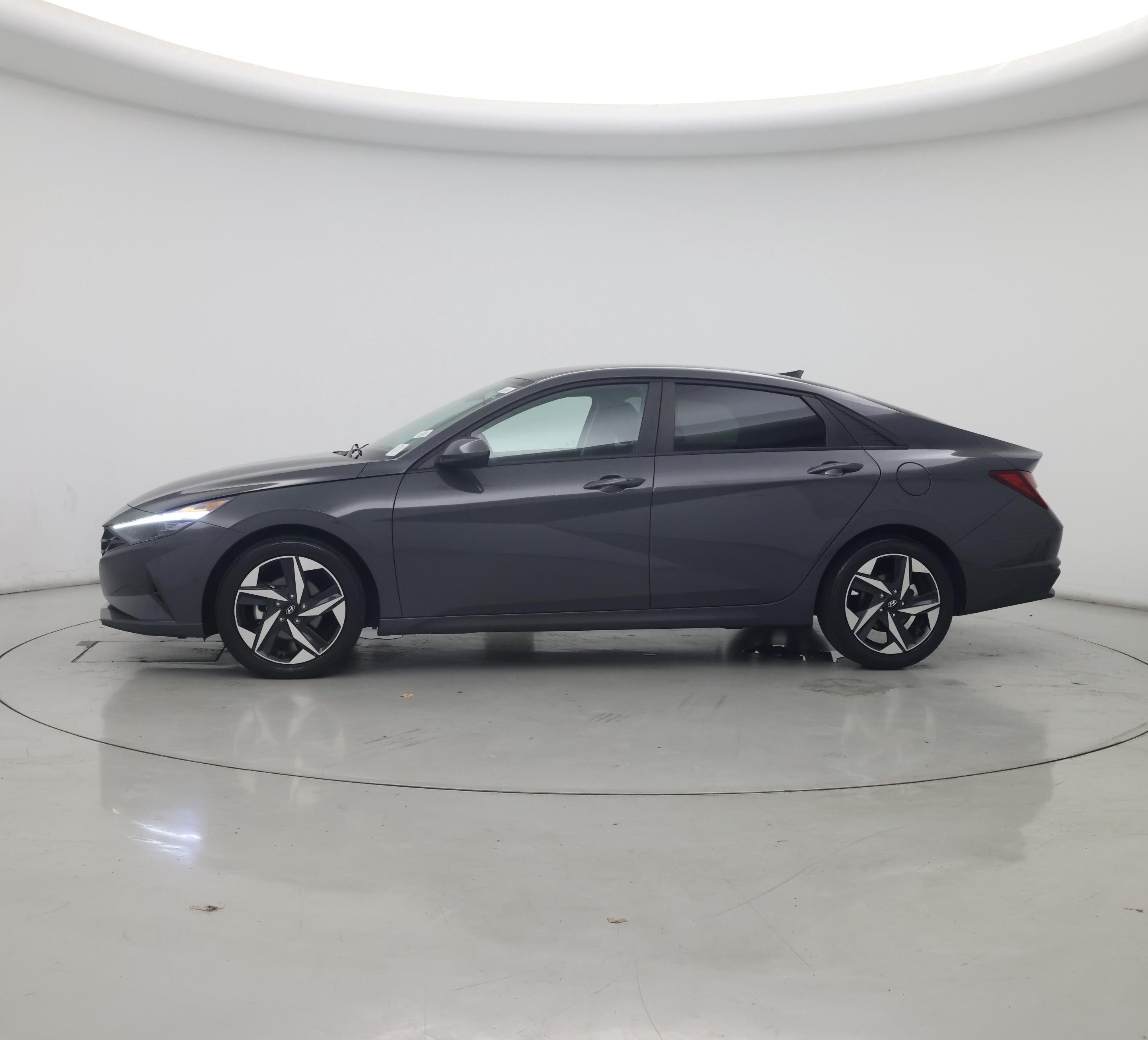 Thumbnail: 2023 Hyundai Elantra - 3