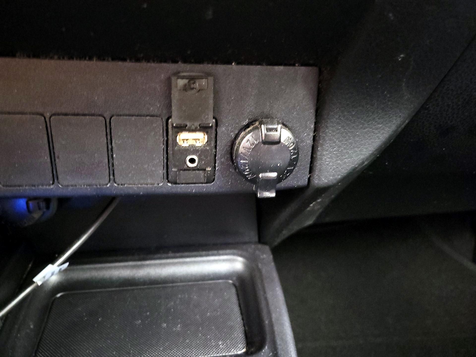 Thumbnail: 2014 Toyota RAV4 - 18