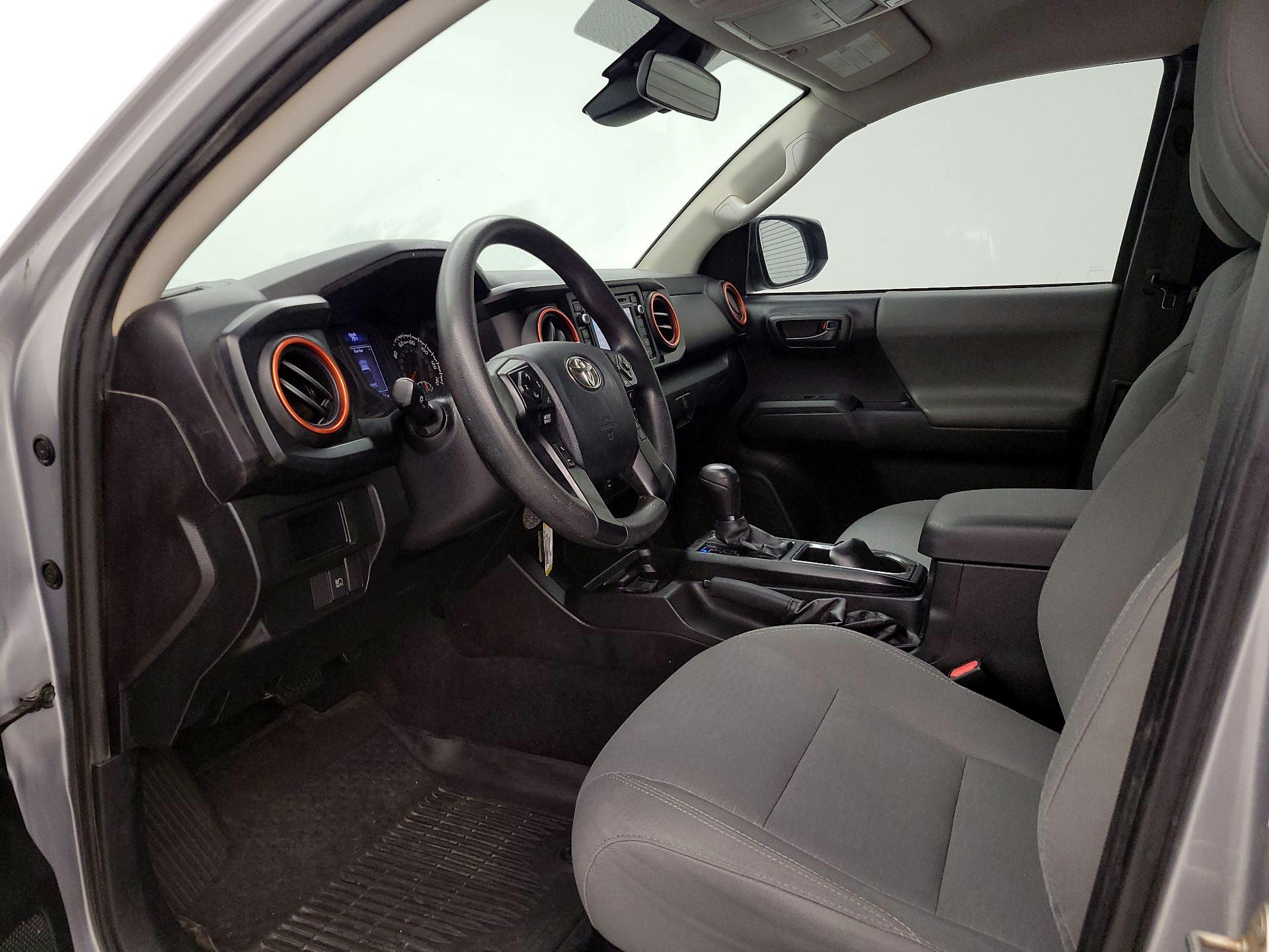 Thumbnail: 2019 Toyota Tacoma - 11