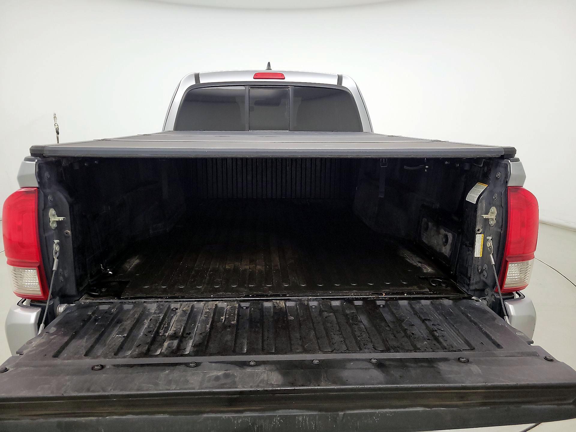 Thumbnail: 2019 Toyota Tacoma - 20