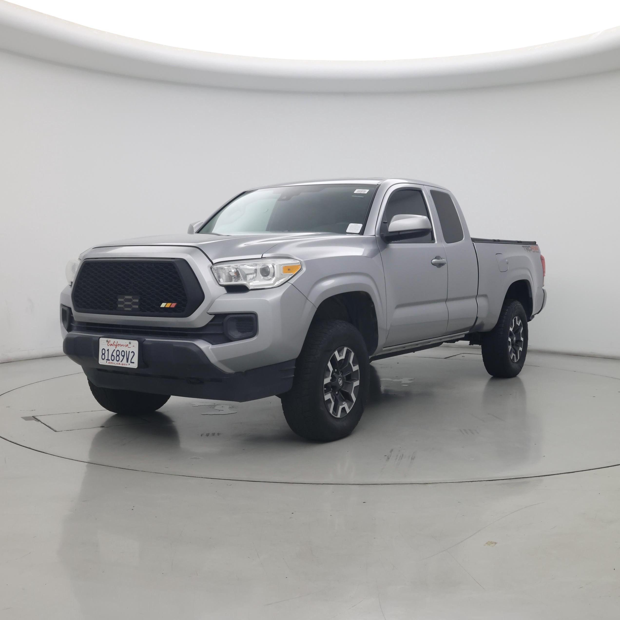 Thumbnail: 2019 Toyota Tacoma - 4