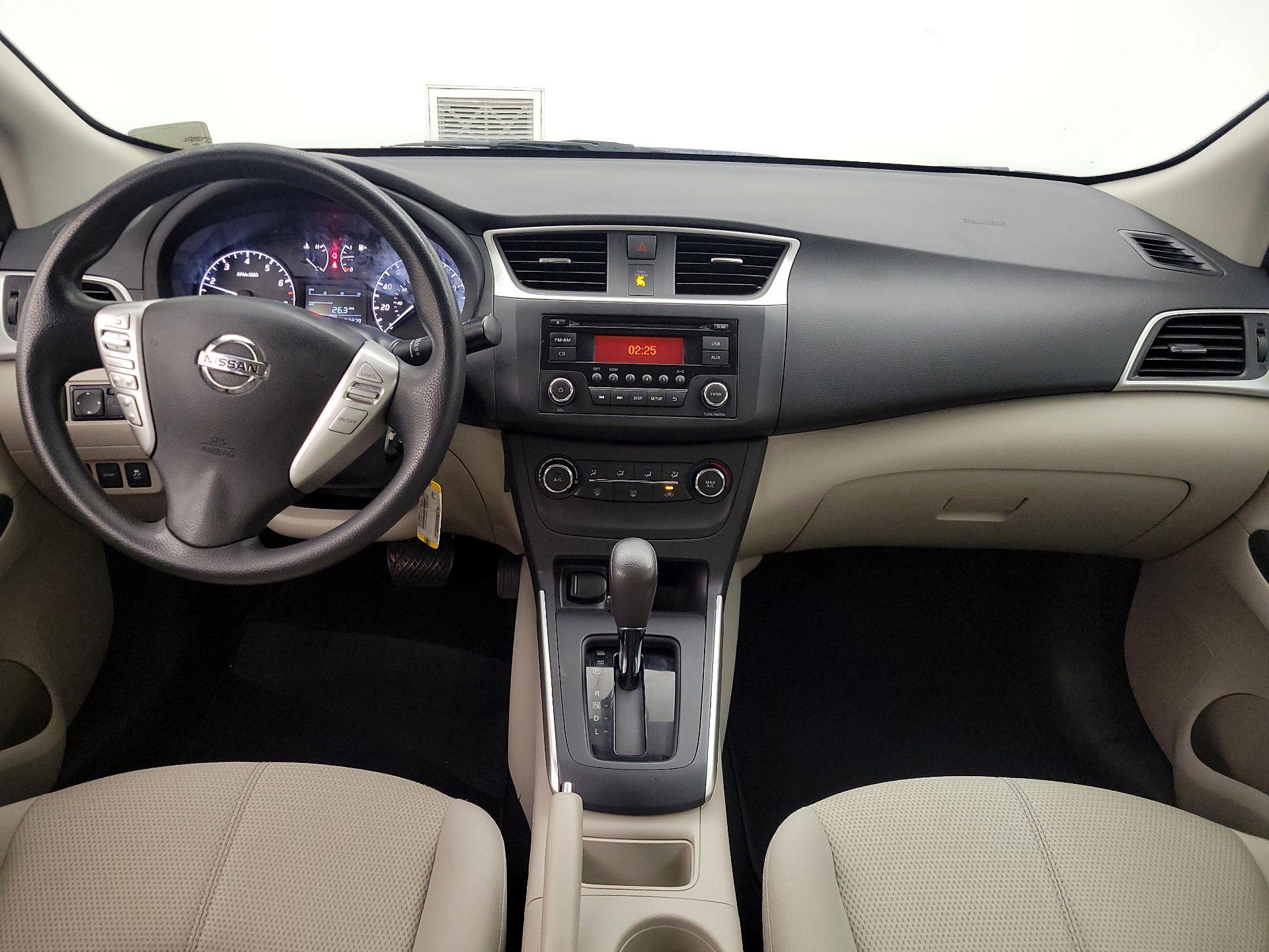 Thumbnail: 2016 Nissan Sentra - 9