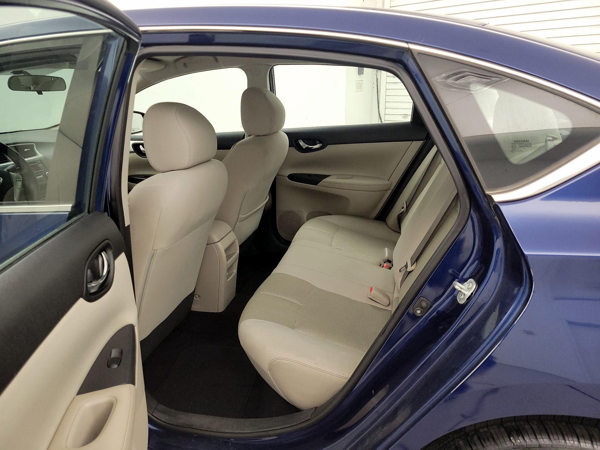Thumbnail: 2016 Nissan Sentra - 16
