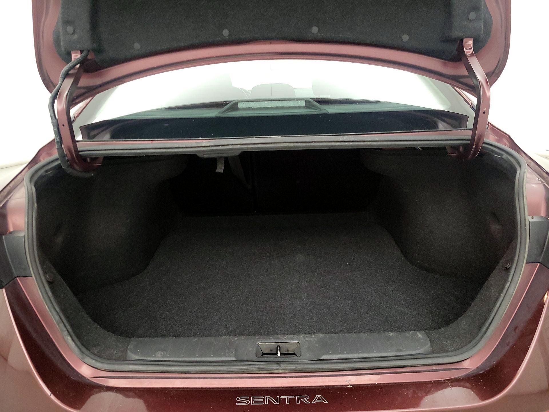 Thumbnail: 2020 Nissan Sentra - 20