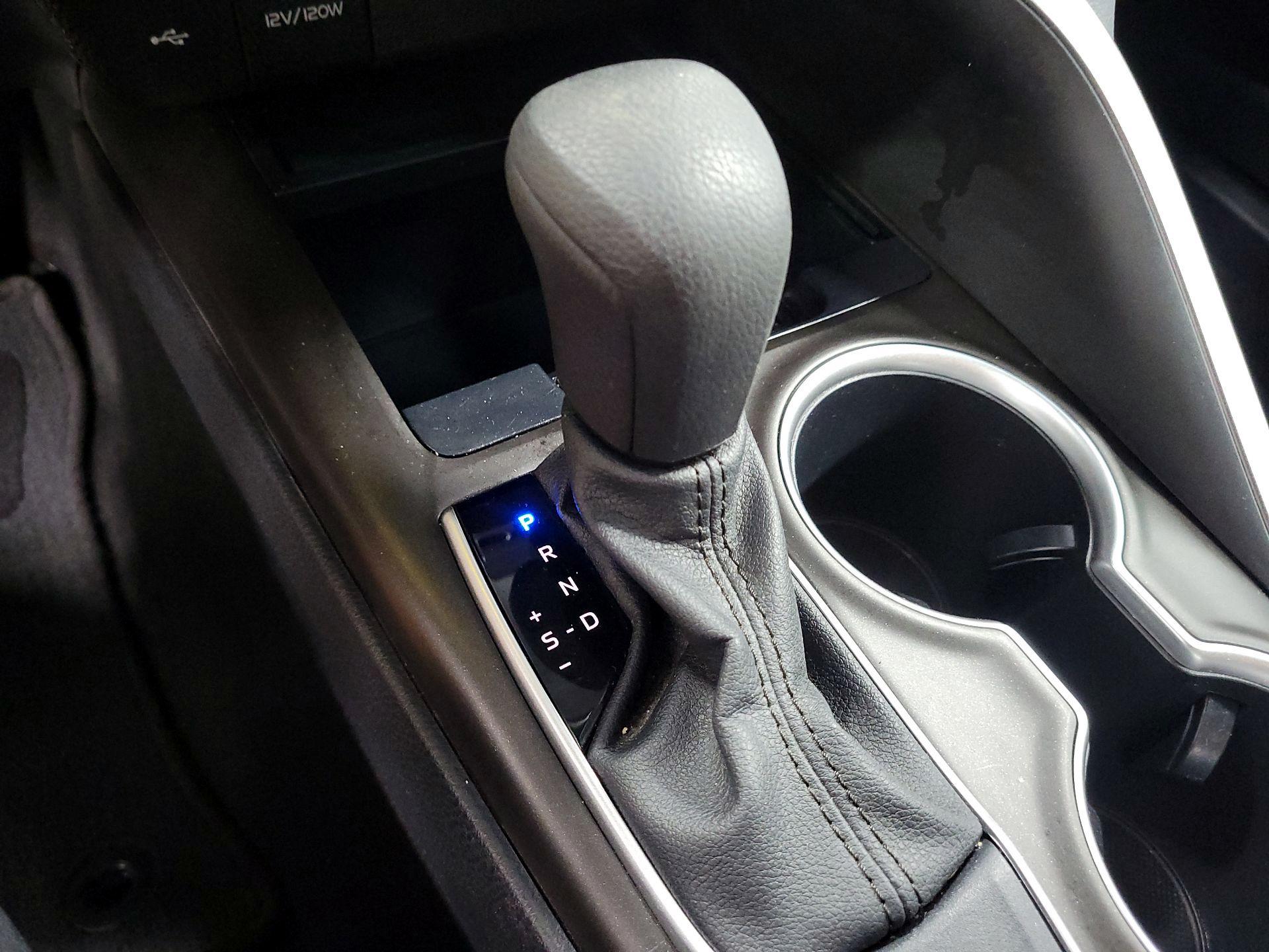 Thumbnail: 2021 Toyota Camry - 15