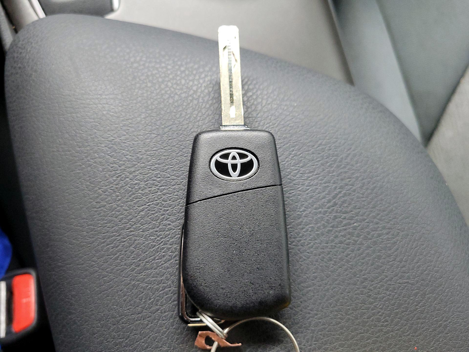 Thumbnail: 2021 Toyota Camry - 18