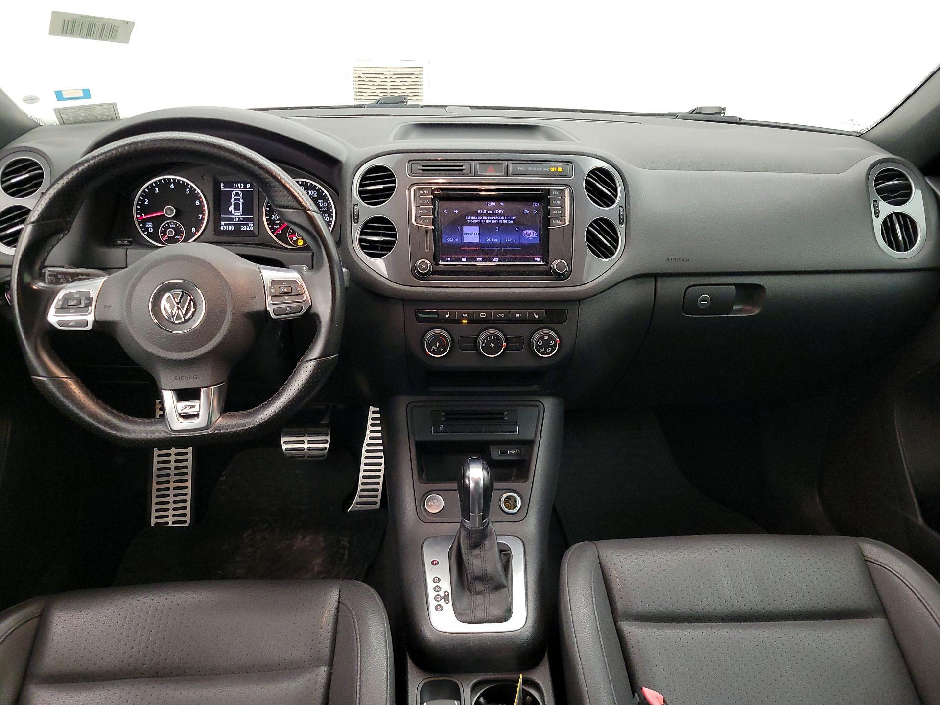 Thumbnail: 2016 Volkswagen Tiguan - 9