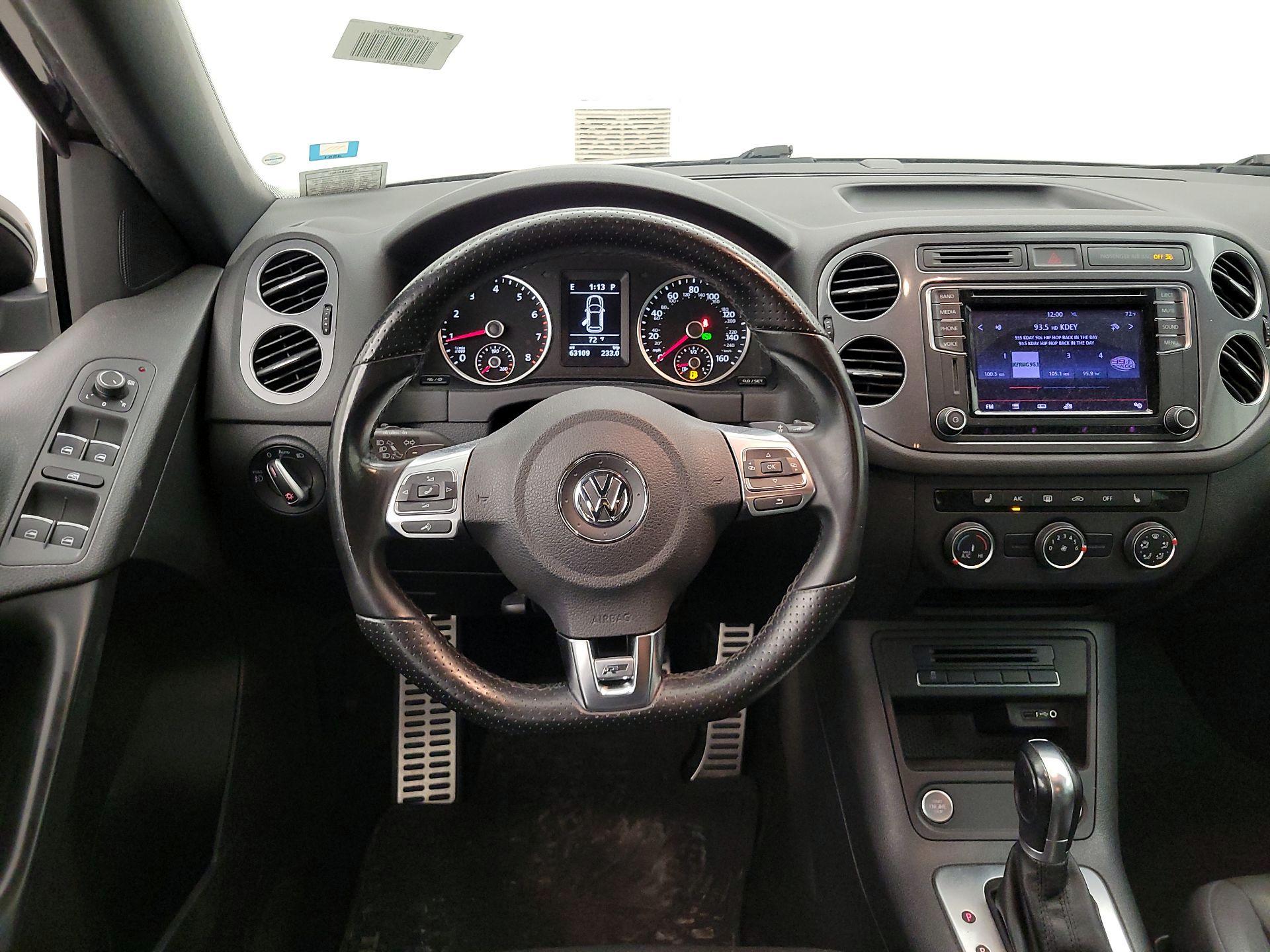 Thumbnail: 2016 Volkswagen Tiguan - 10